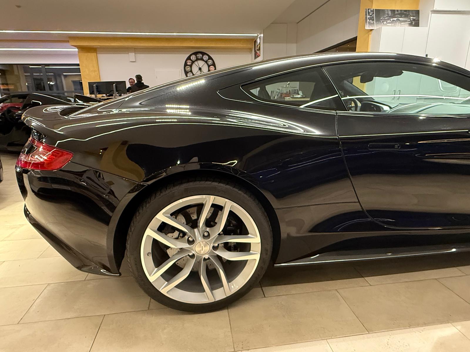 ASTON MARTIN Vanquish V12 5.9-48 Touchtronic 2-image-7