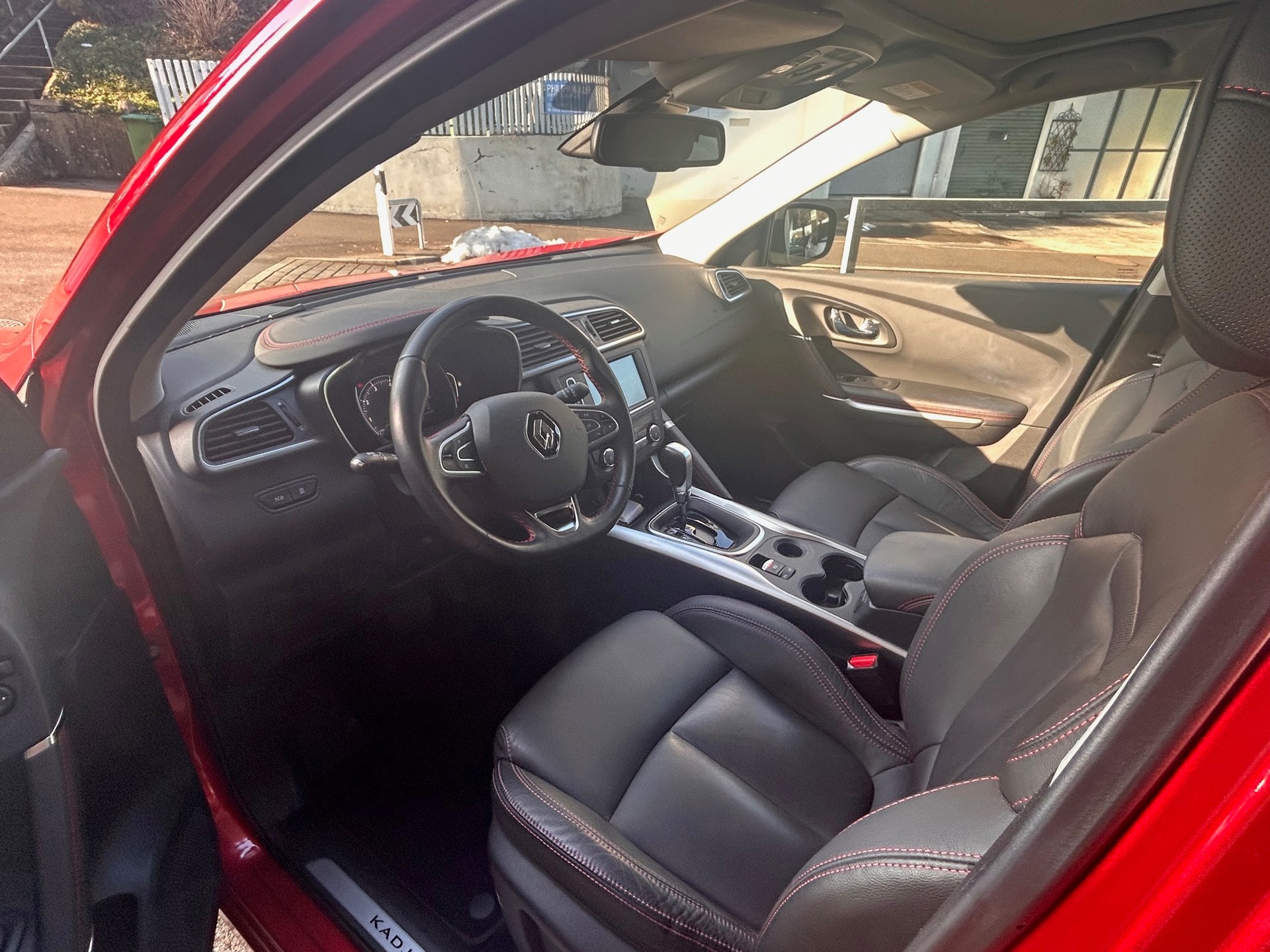 RENAULT Kadjar 1.2 16V Turbo Swiss Edition EDC-image-4