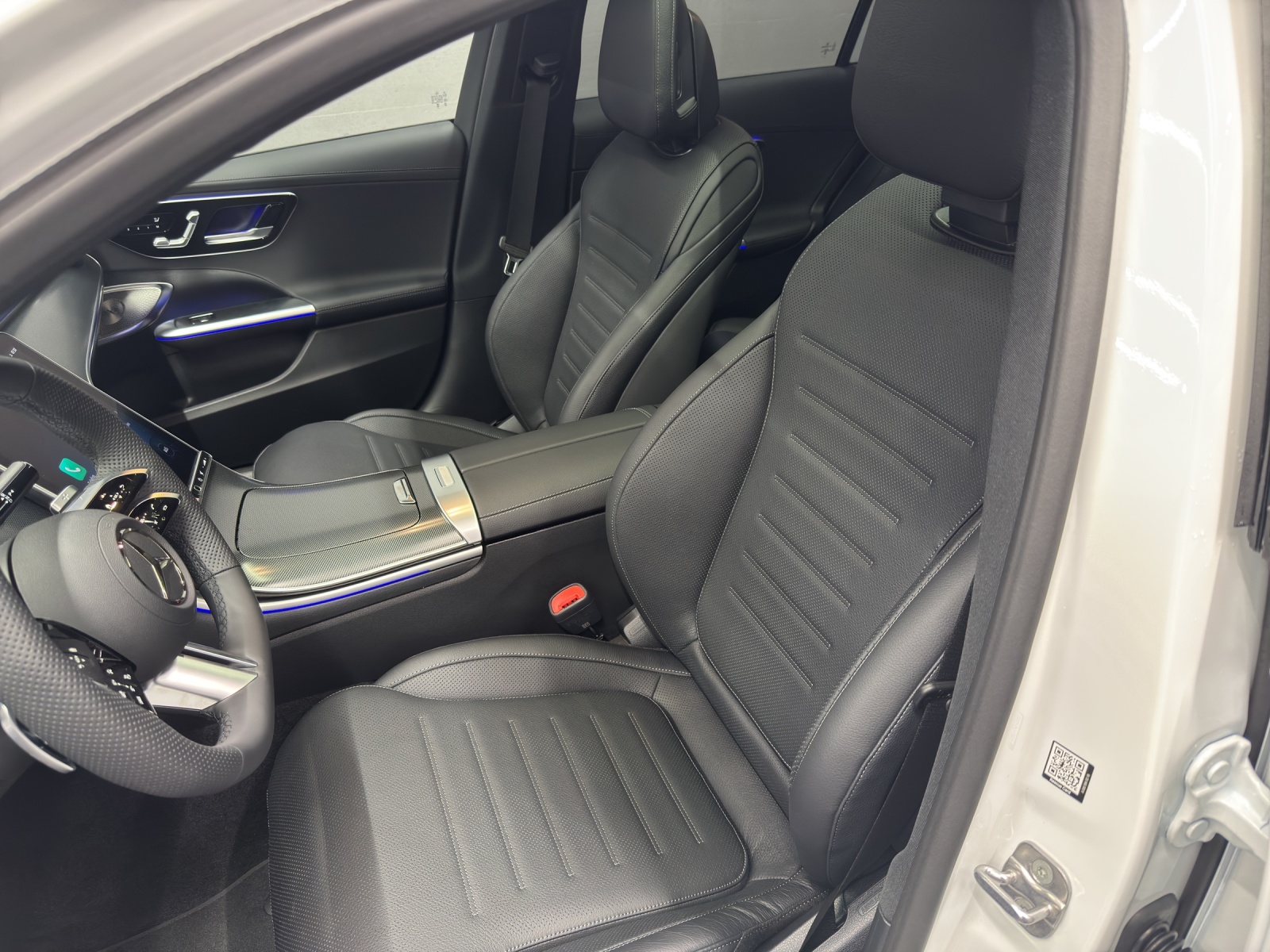 MERCEDES-BENZ C 300 AMG Line 4Matic-image-15