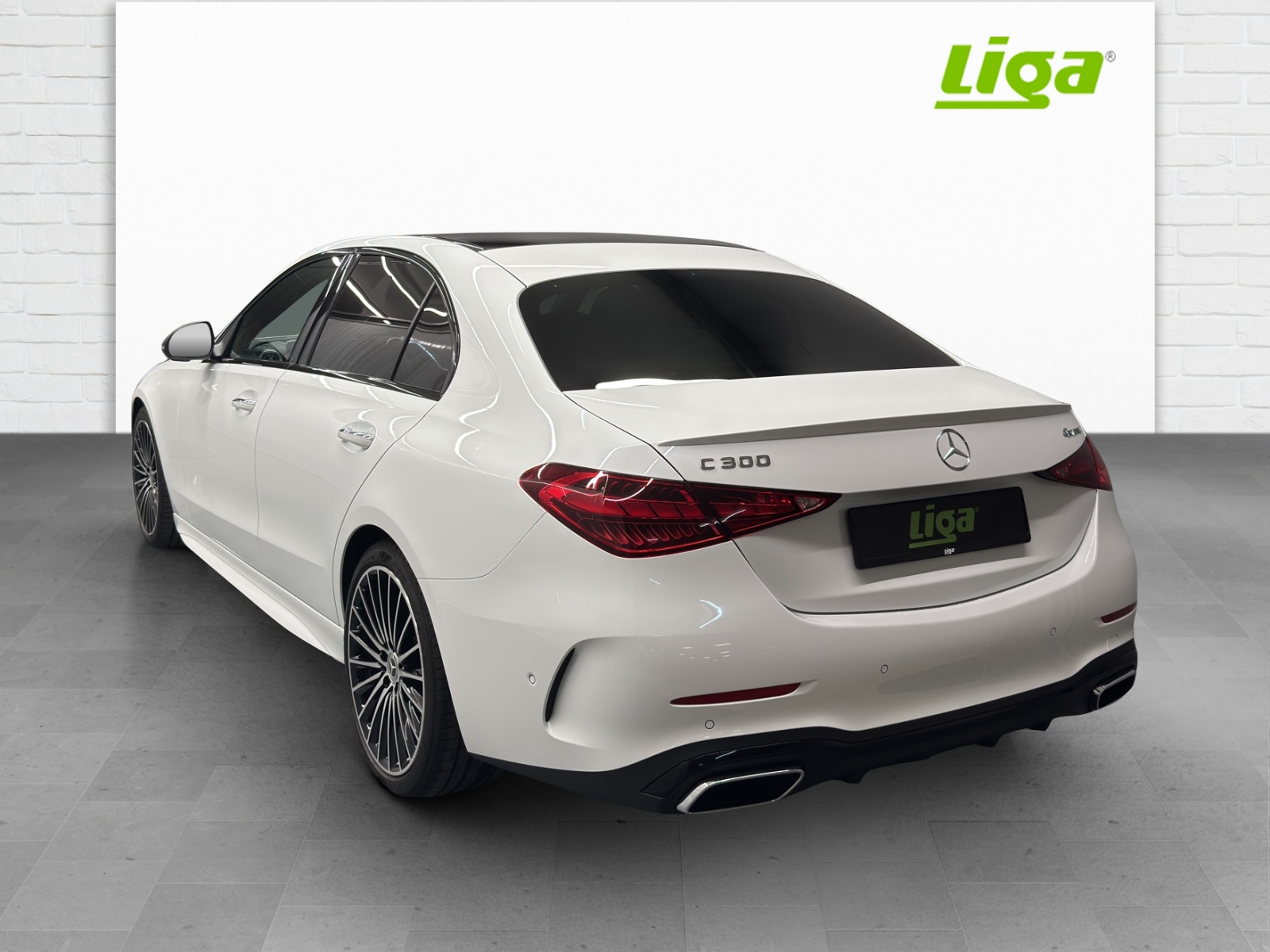 MERCEDES-BENZ C 300 AMG Line 4Matic-image-3