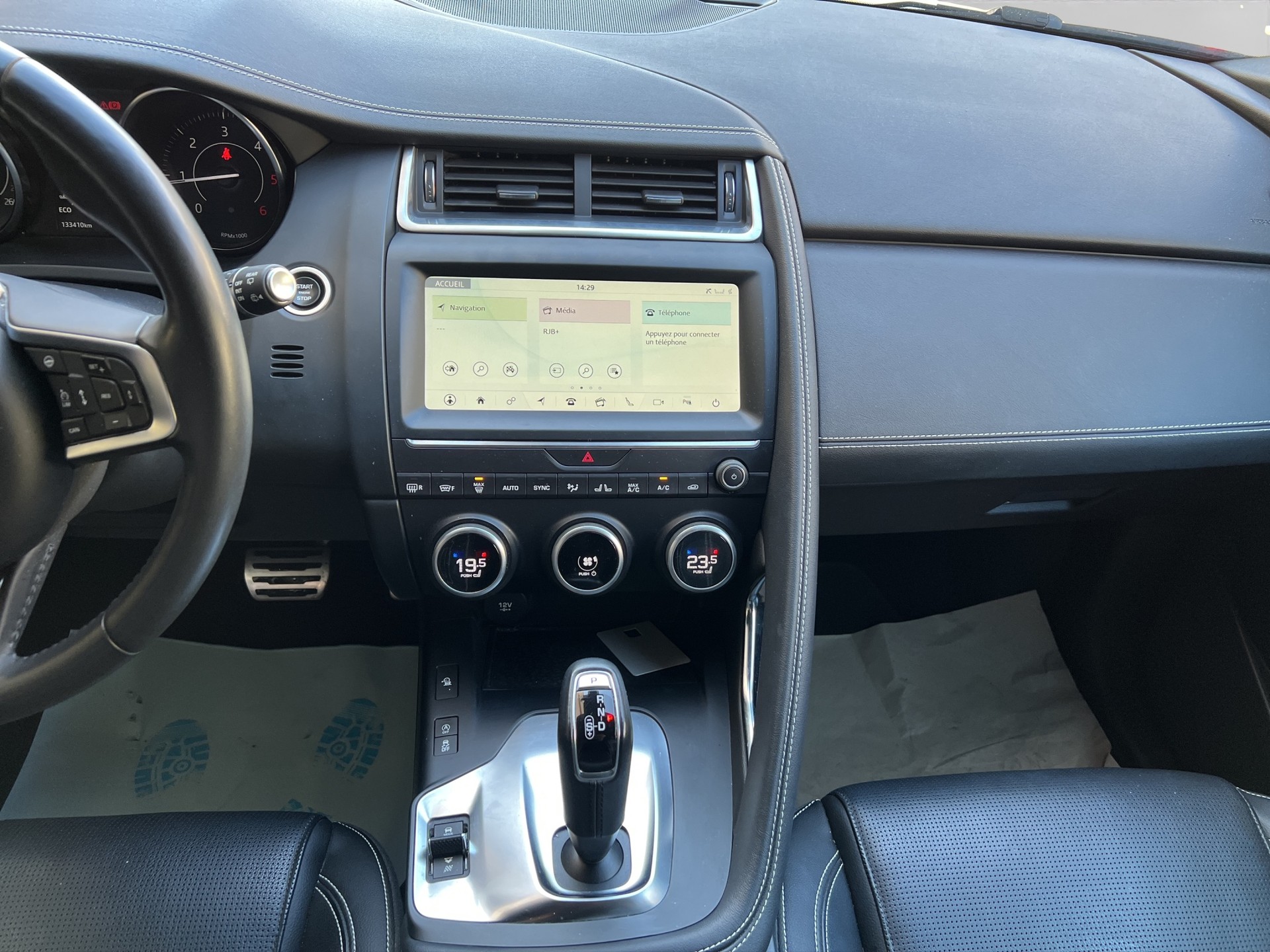 JAGUAR E-Pace 2.0d D150 S AWD Automatik-image-12