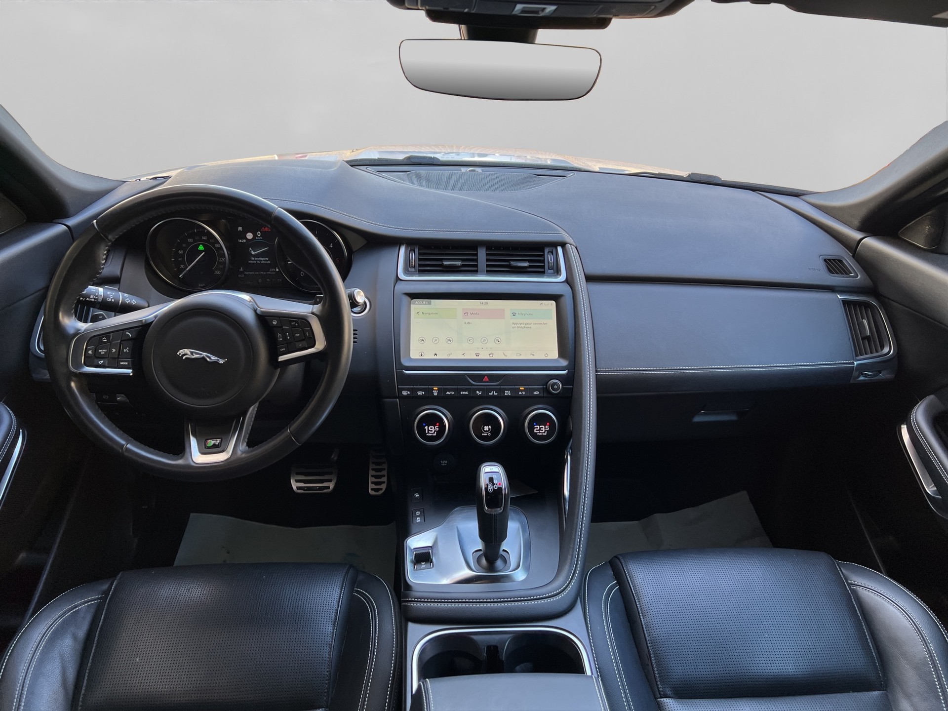 JAGUAR E-Pace 2.0d D150 S AWD Automatik-image-11