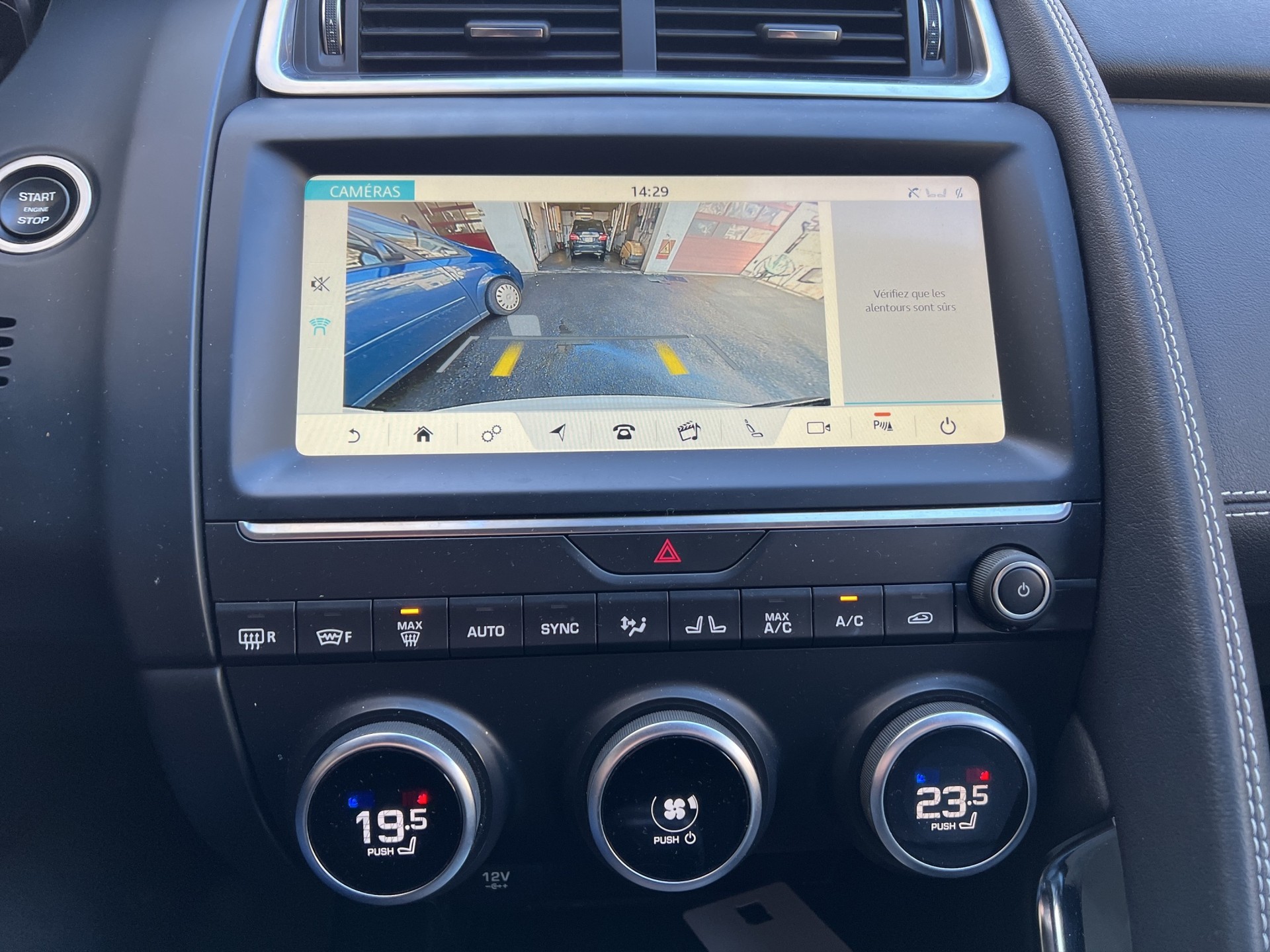 JAGUAR E-Pace 2.0d D150 S AWD Automatik-image-13