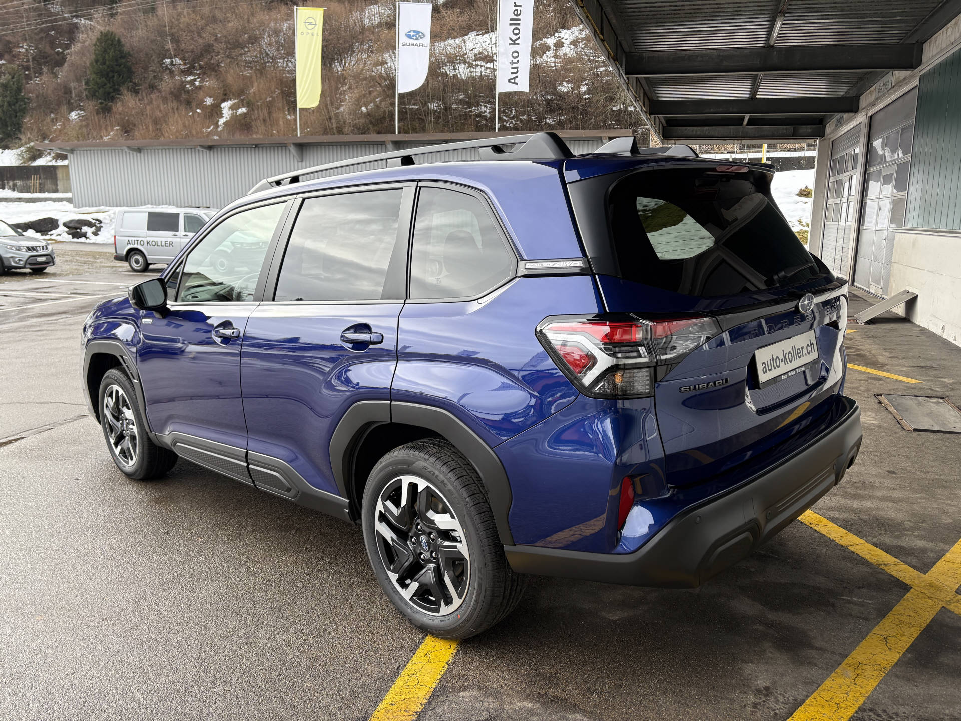 SUBARU Forester Station 2.0i e-Boxer Swiss Plus-image-1