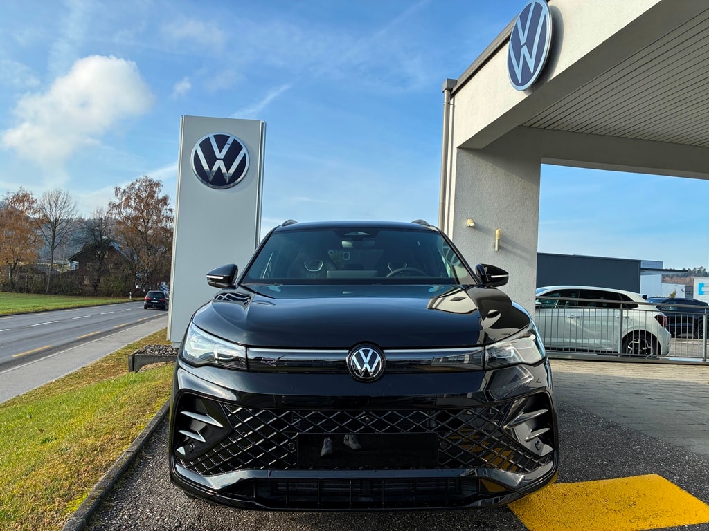 VW Tiguan 2.0 TSI DSG R-Line 4Motion-image-3