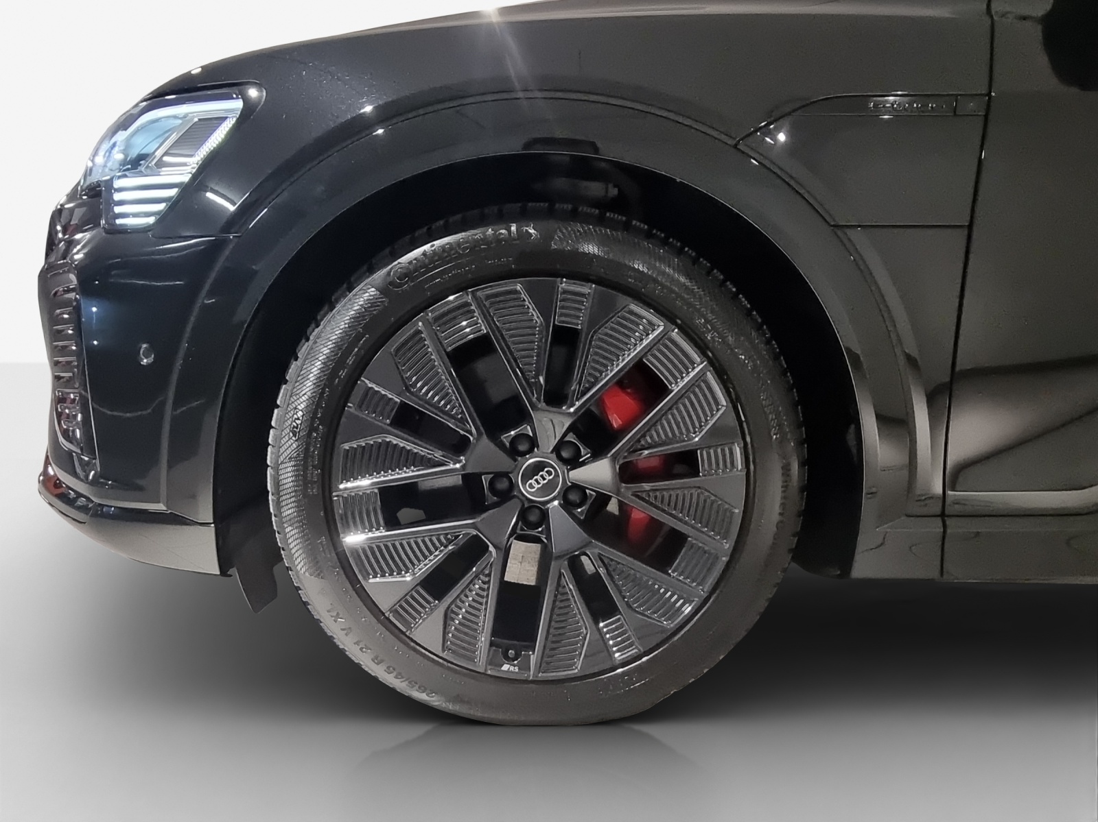AUDI Q8 Sportback 55 e-tron Black Edition quattro-image-14