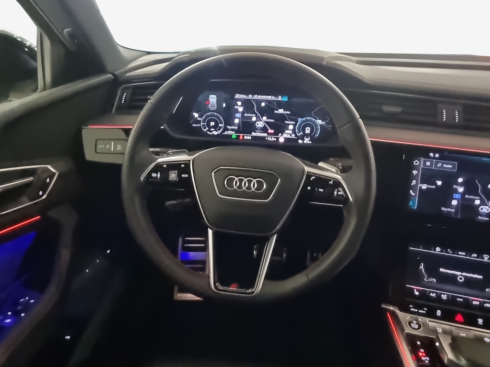 AUDI Q8 Sportback 55 e-tron Black Edition quattro-image-10