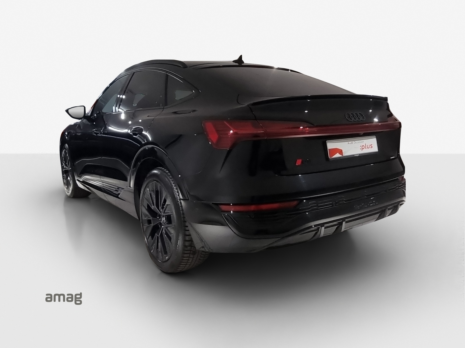 AUDI Q8 Sportback 55 e-tron Black Edition quattro-image-2