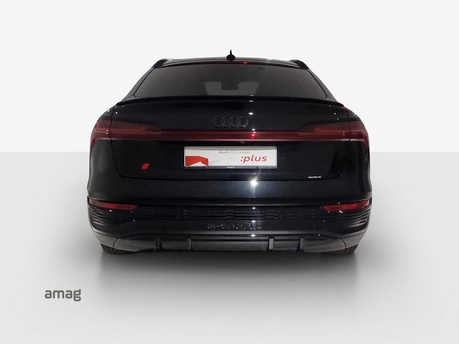 AUDI Q8 Sportback 55 e-tron Black Edition quattro-image-4