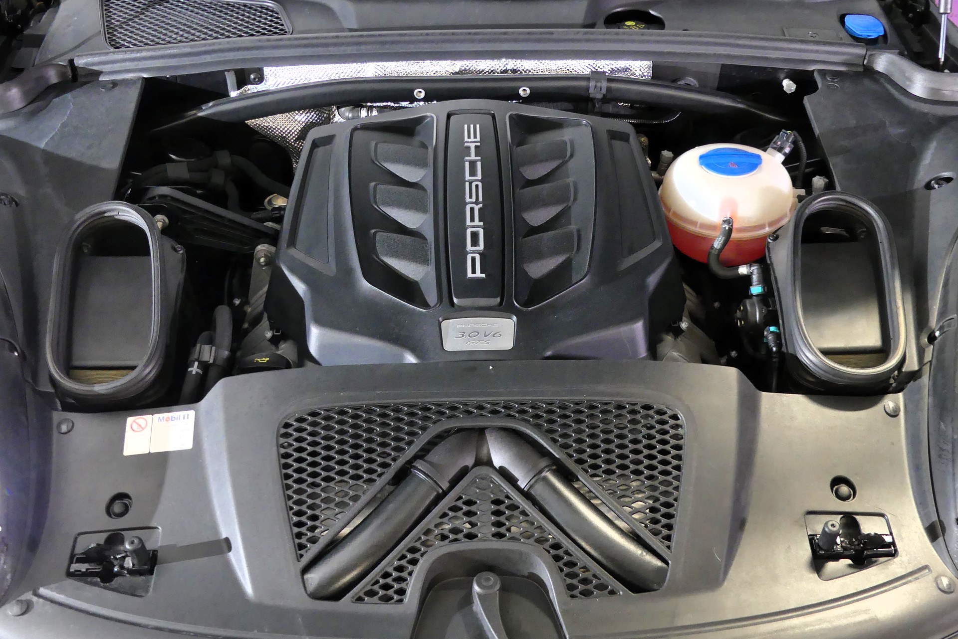 PORSCHE Macan GTS PDK-image-13