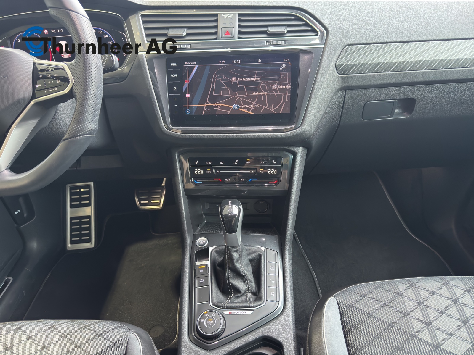 VW Tiguan 2.0 TDI SCR R-Line 4Motion DSG-image-10