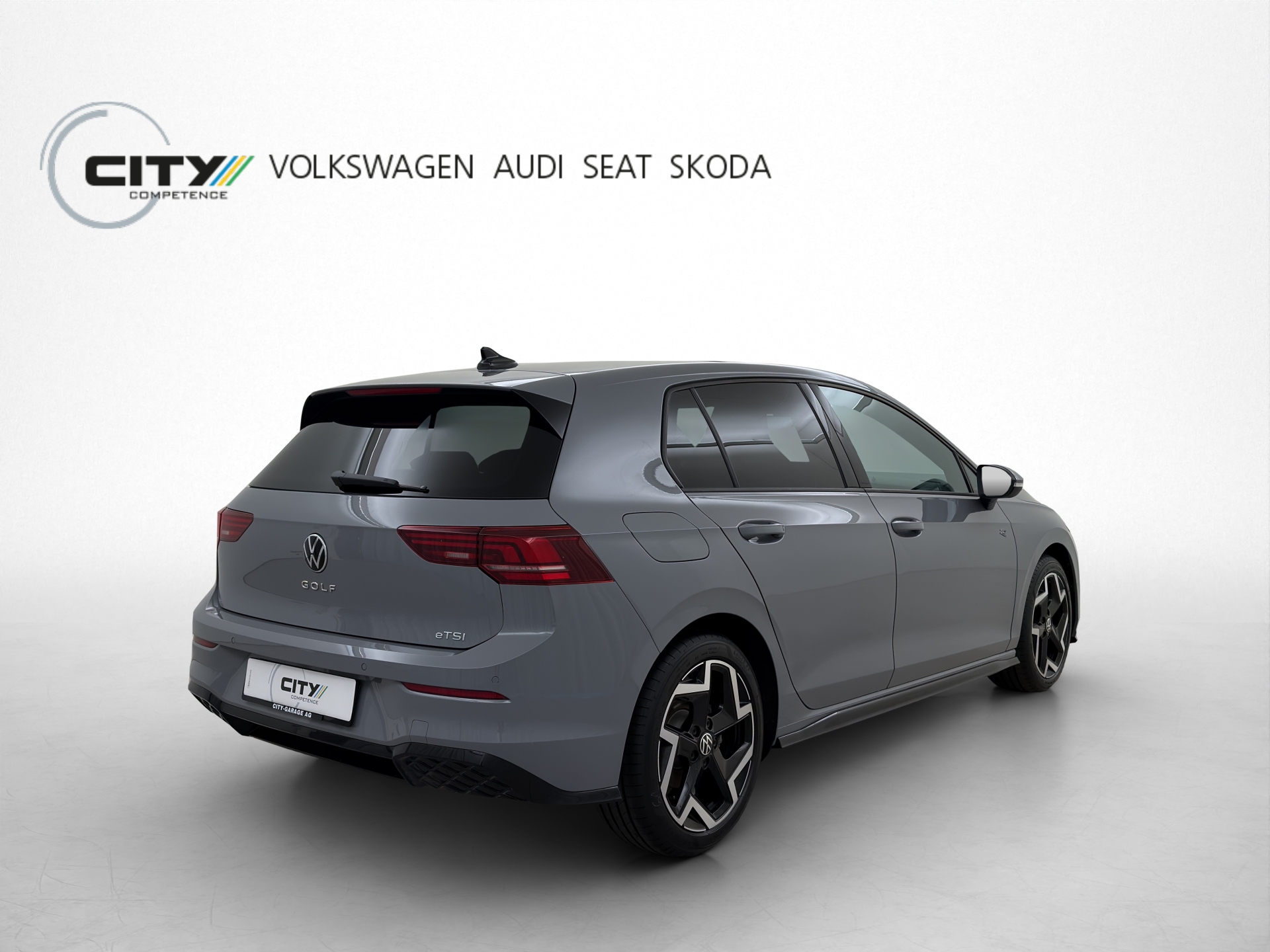 VW Golf 8 1.5 eTSI R-Line DSG-image-2