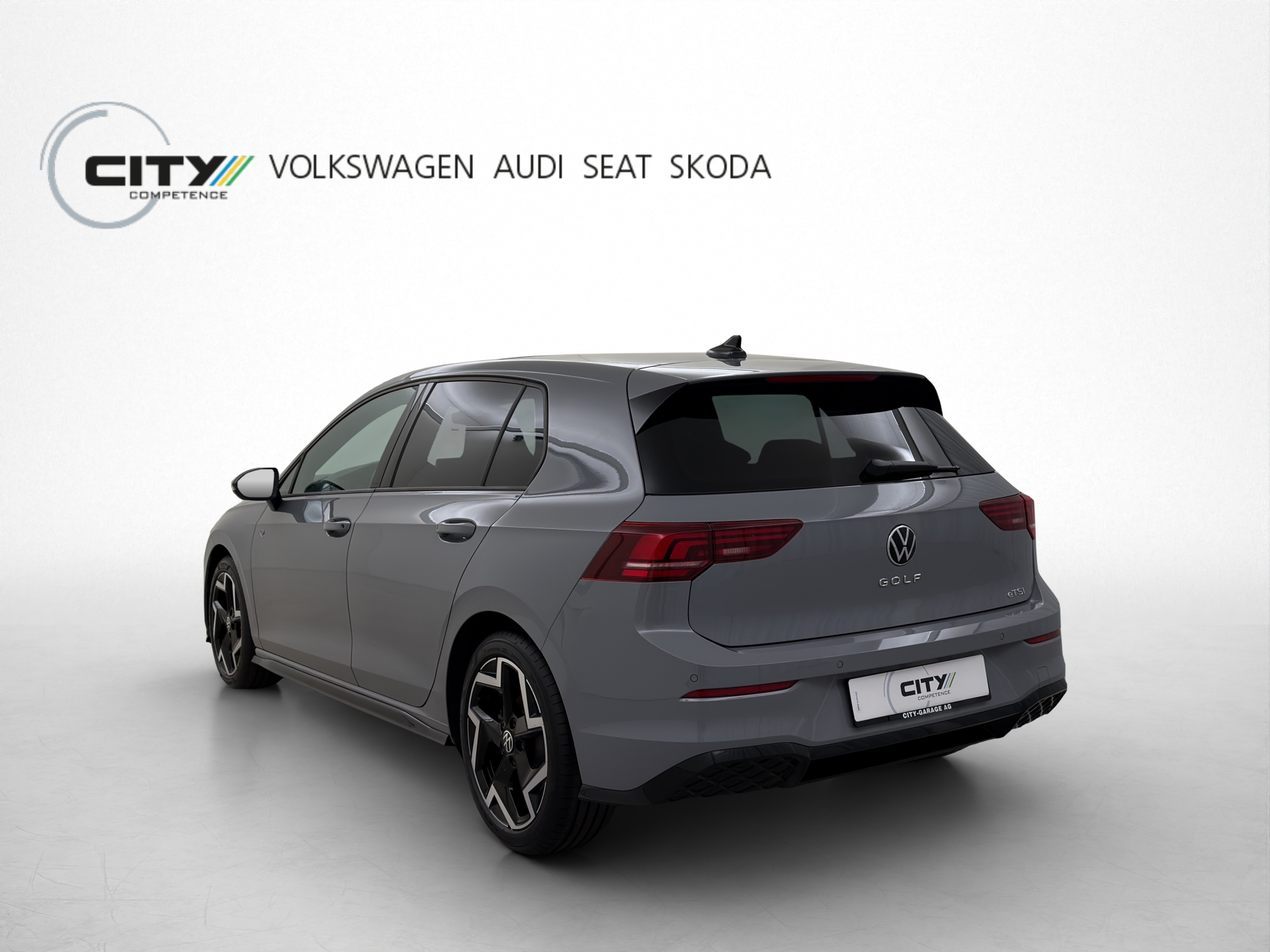 VW Golf 8 1.5 eTSI R-Line DSG-image-1