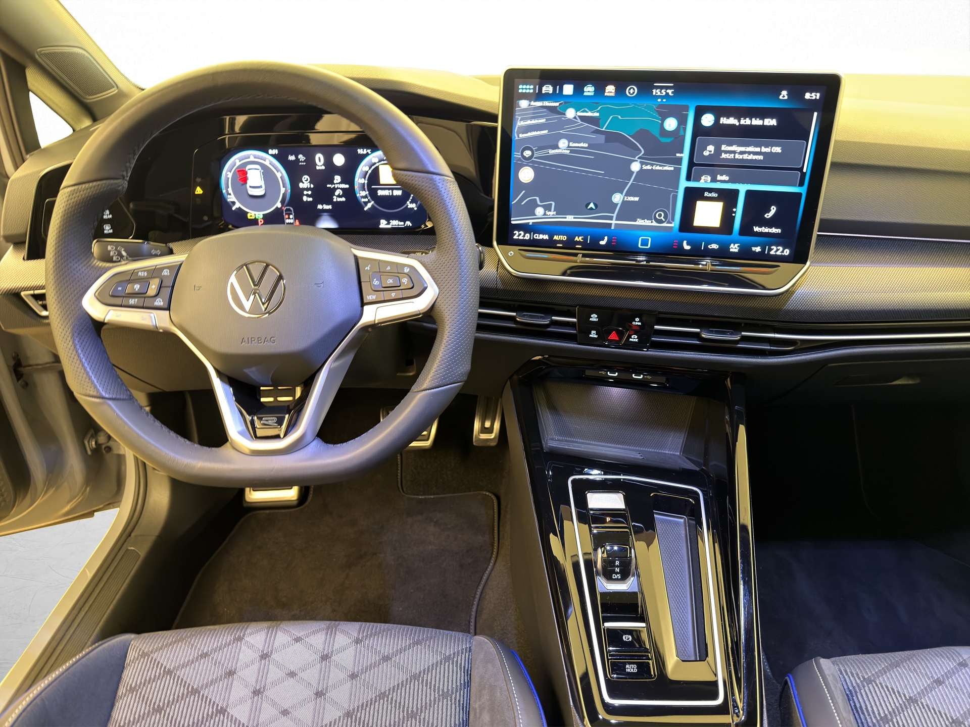 VW Golf 8 1.5 eTSI R-Line DSG-image-5