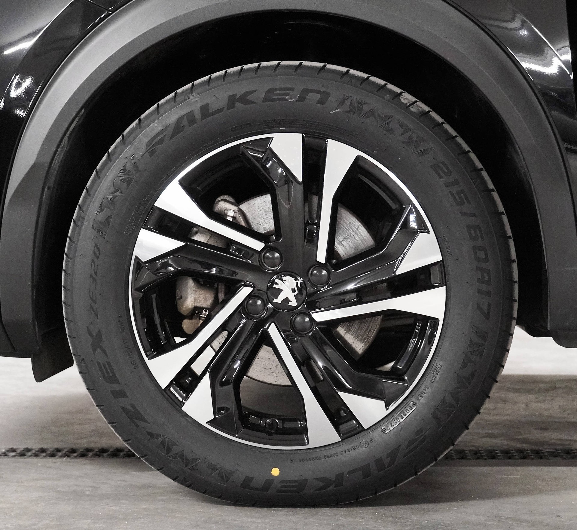 PEUGEOT 2008 e Allure Pack-image-5