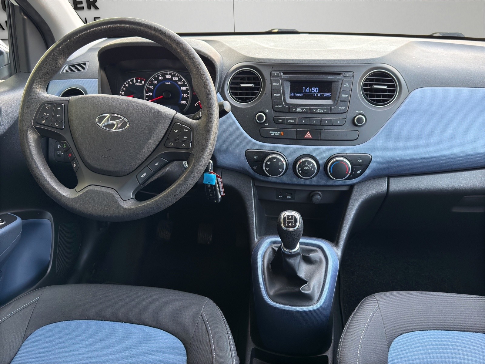 HYUNDAI i10 1.0 Amplia-image-13