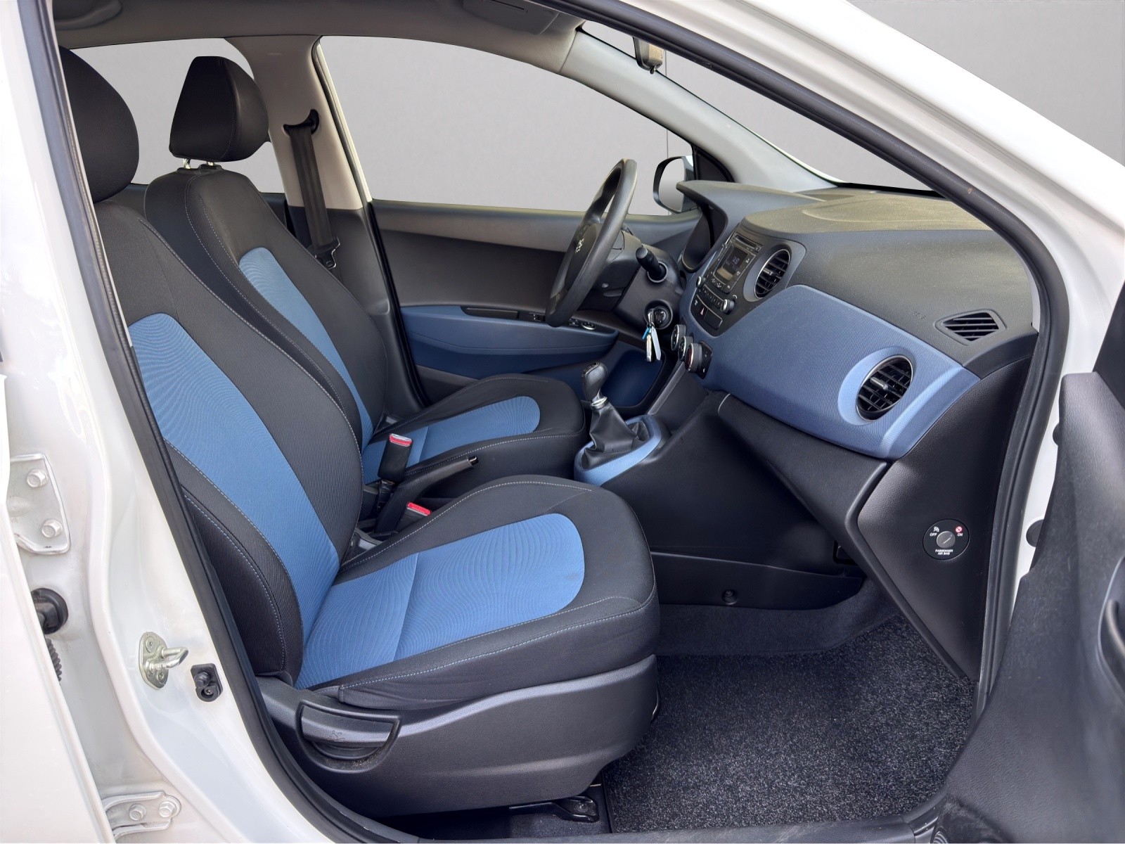 HYUNDAI i10 1.0 Amplia-image-10