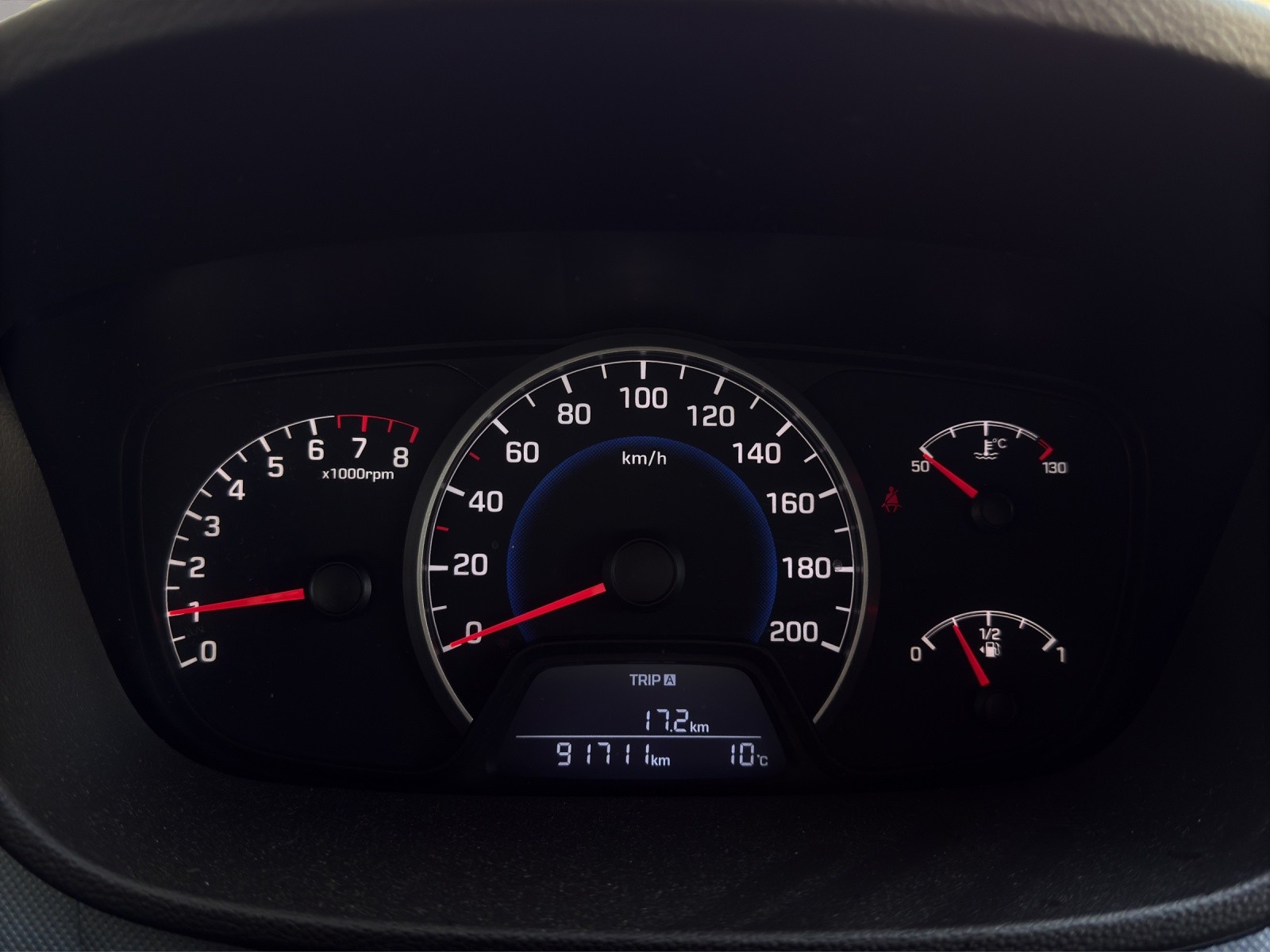 HYUNDAI i10 1.0 Amplia-image-17