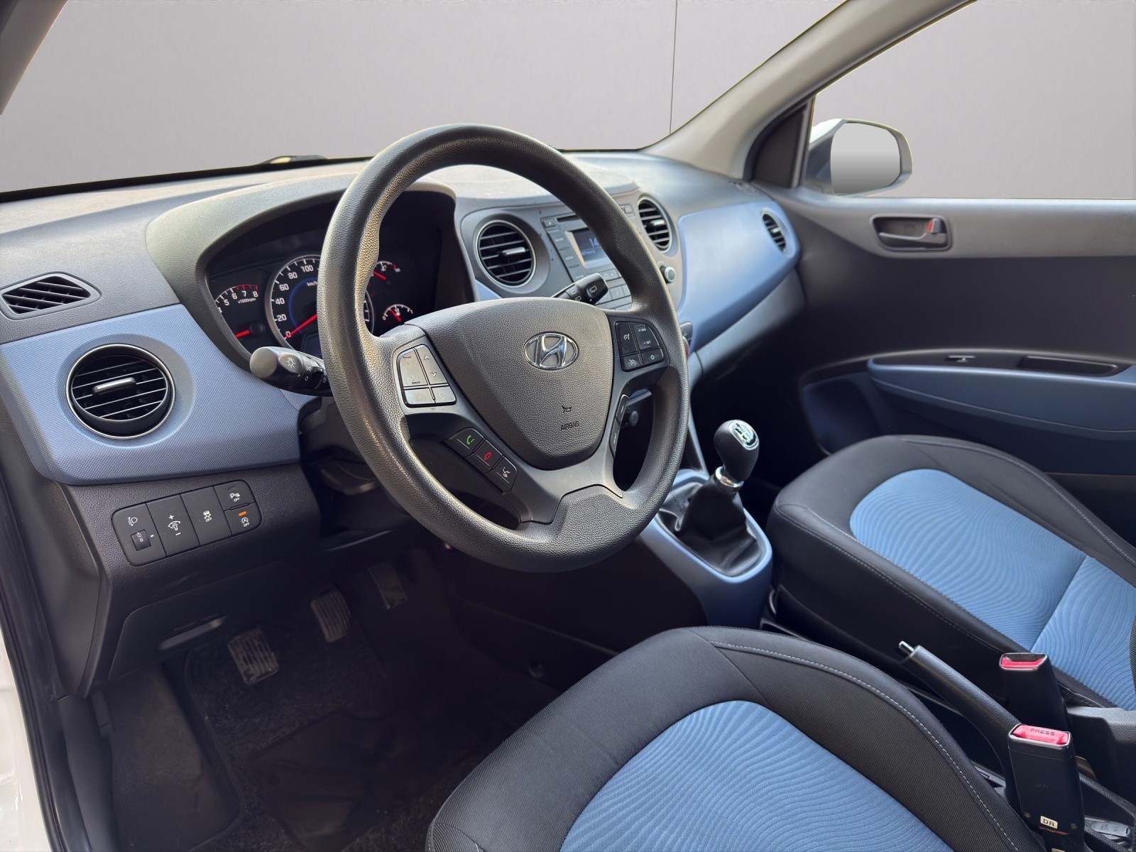 HYUNDAI i10 1.0 Amplia-image-12