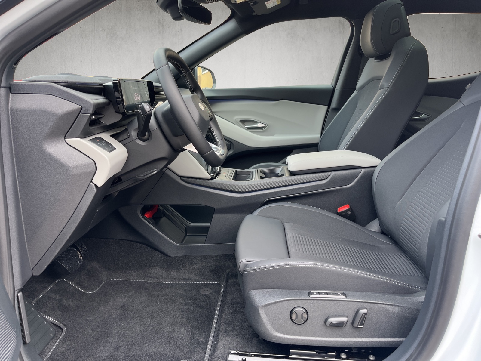 FORD Explorer Elektro 77kWh Dual Extended Range Premium AWD-image-6