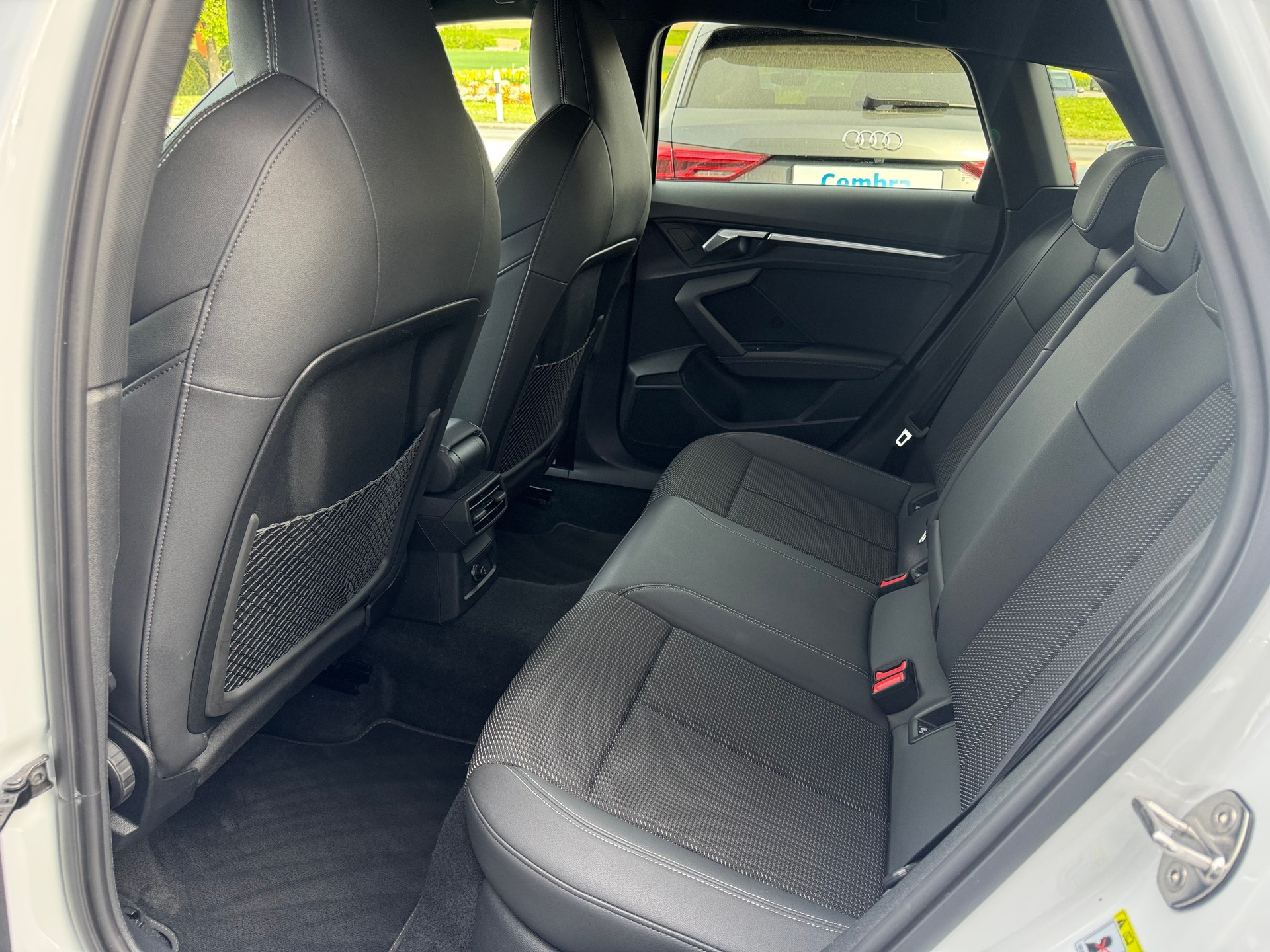 AUDI Sportback 35 TFSI S line Attraction S-tronic-image-6