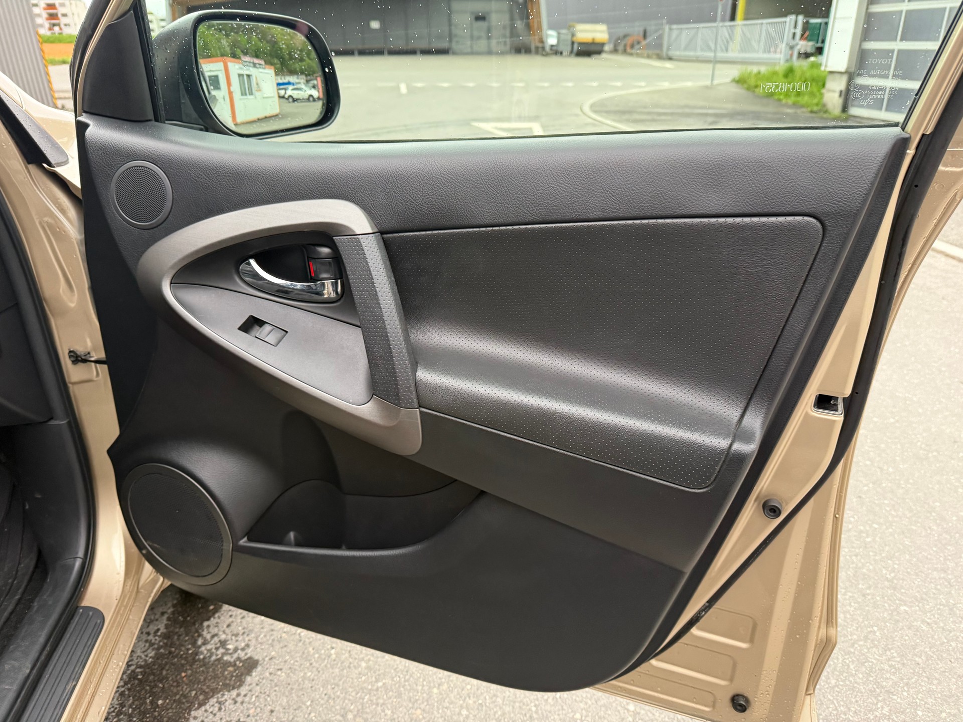 TOYOTA RAV-4 2.2D-CAT Linea Sol Premium AT-image-19
