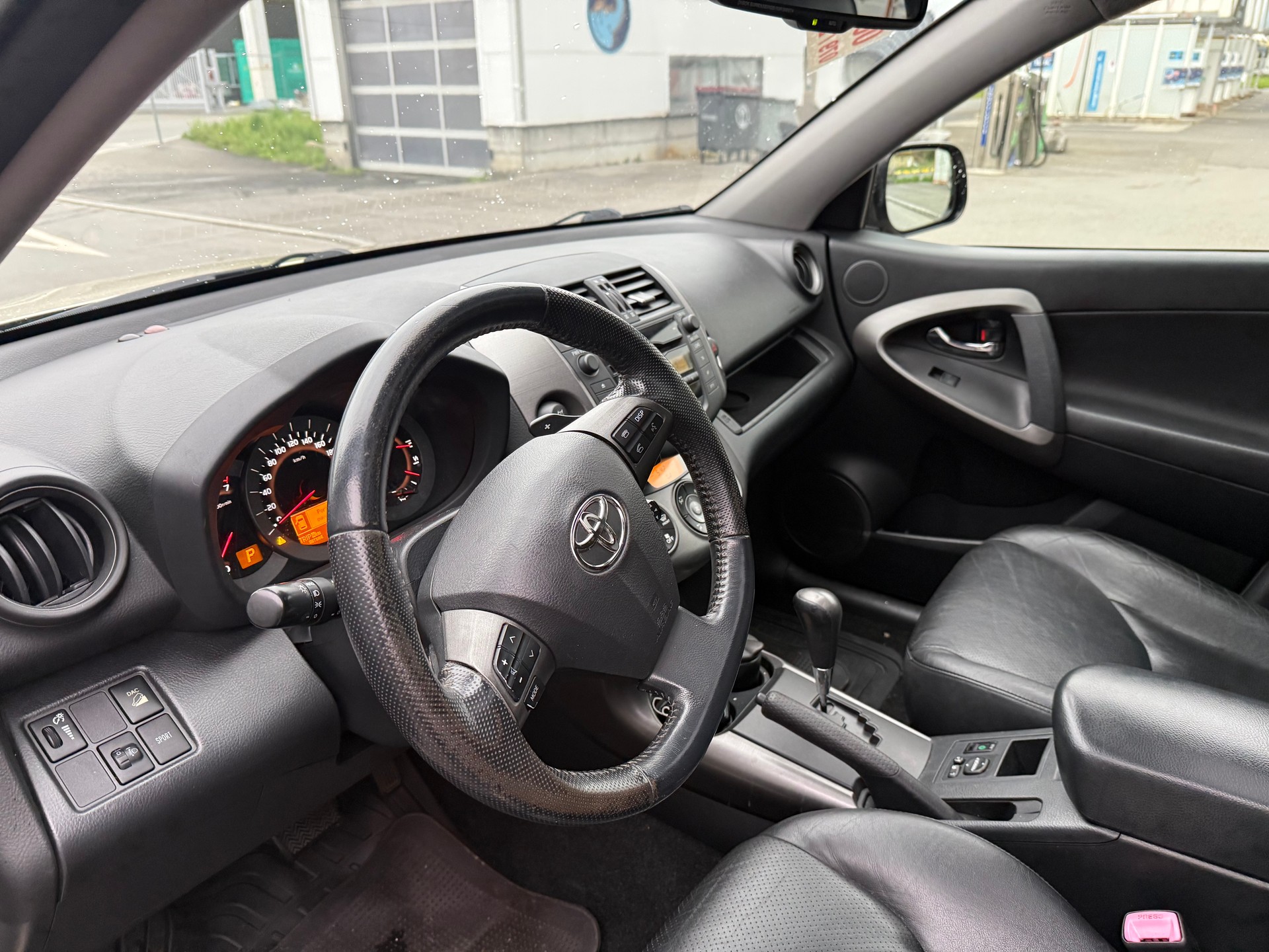 TOYOTA RAV-4 2.2D-CAT Linea Sol Premium AT-image-14