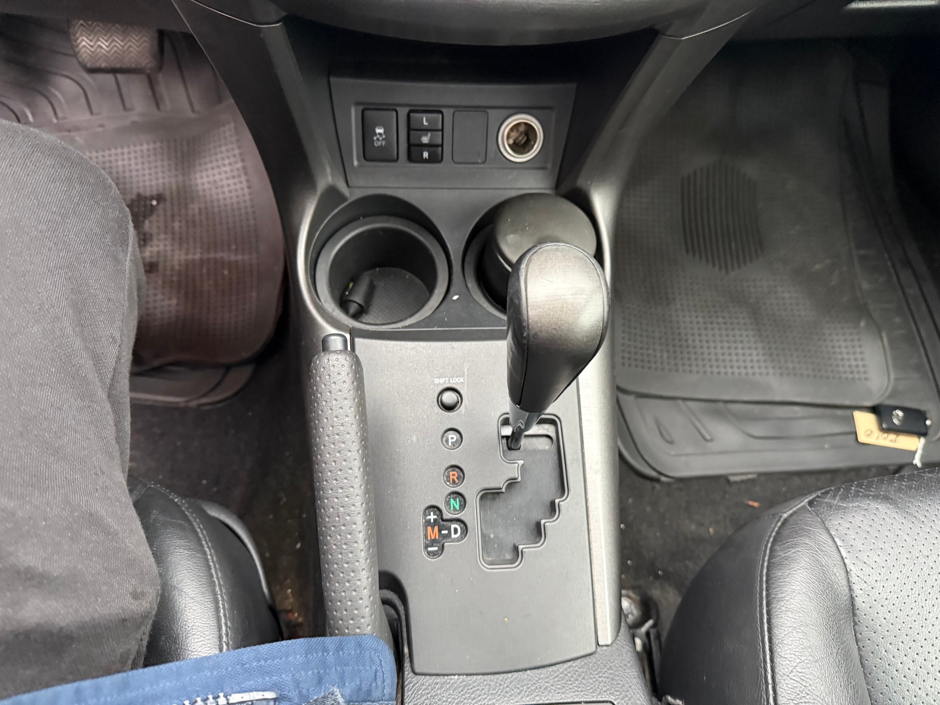 TOYOTA RAV-4 2.2D-CAT Linea Sol Premium AT-image-29