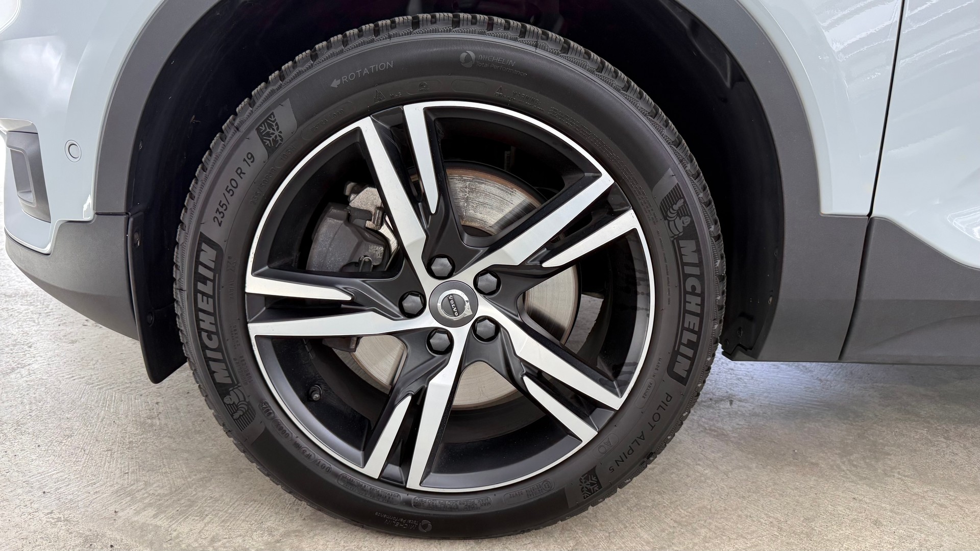 VOLVO XC40 1.5 T5 PiH R-Design-image-7