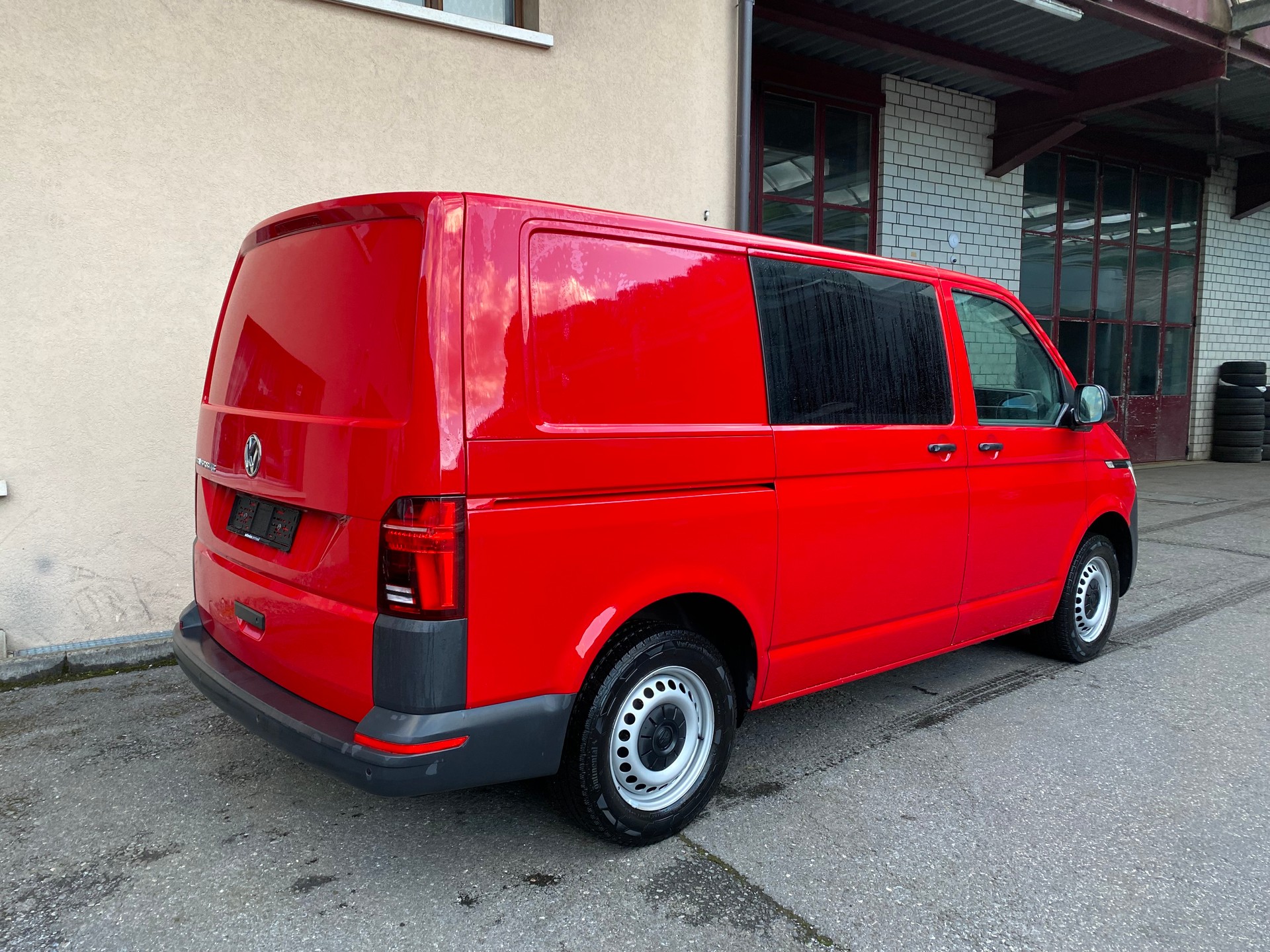 VW T6.1 2.0 TDI 4Motion DSG-image-8