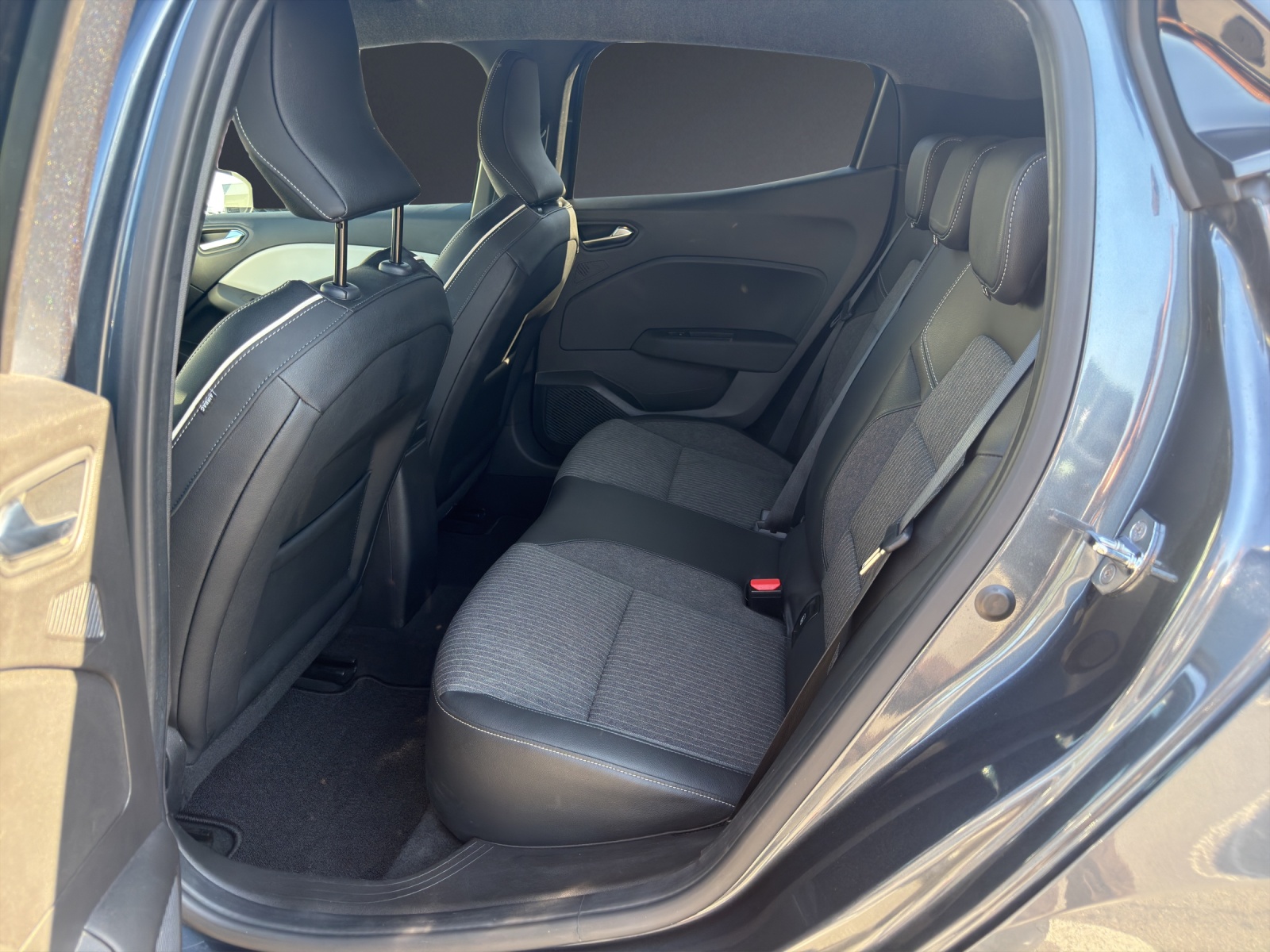 RENAULT Clio 1.3 Techno-image-11