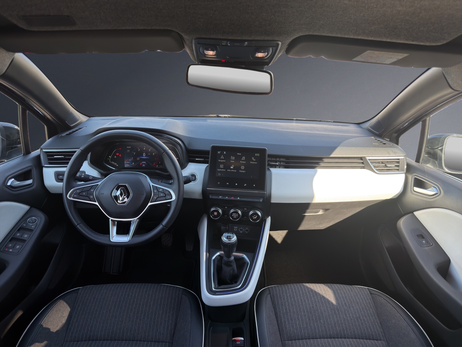 RENAULT Clio 1.3 Techno-image-9