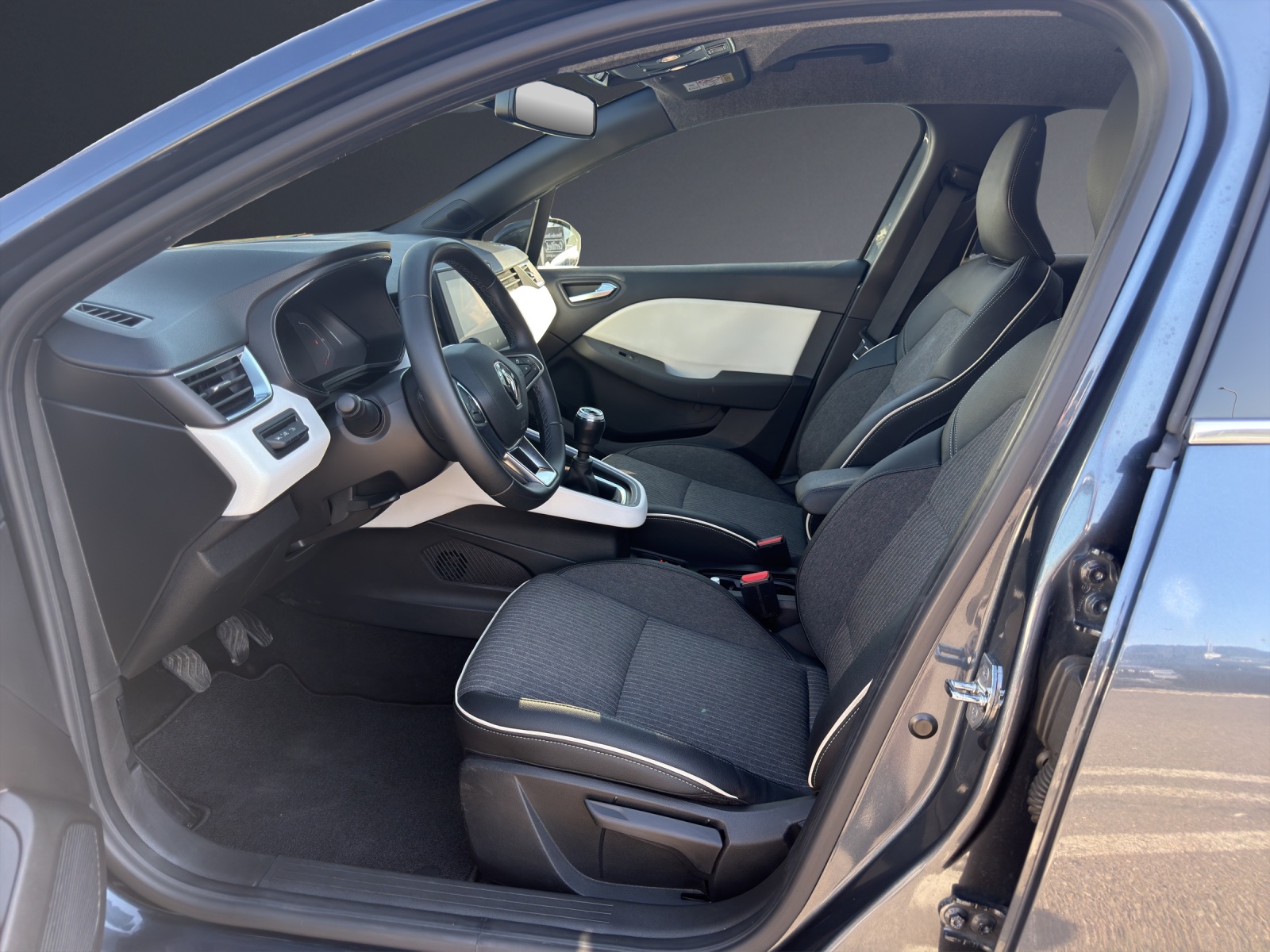 RENAULT Clio 1.3 Techno-image-7