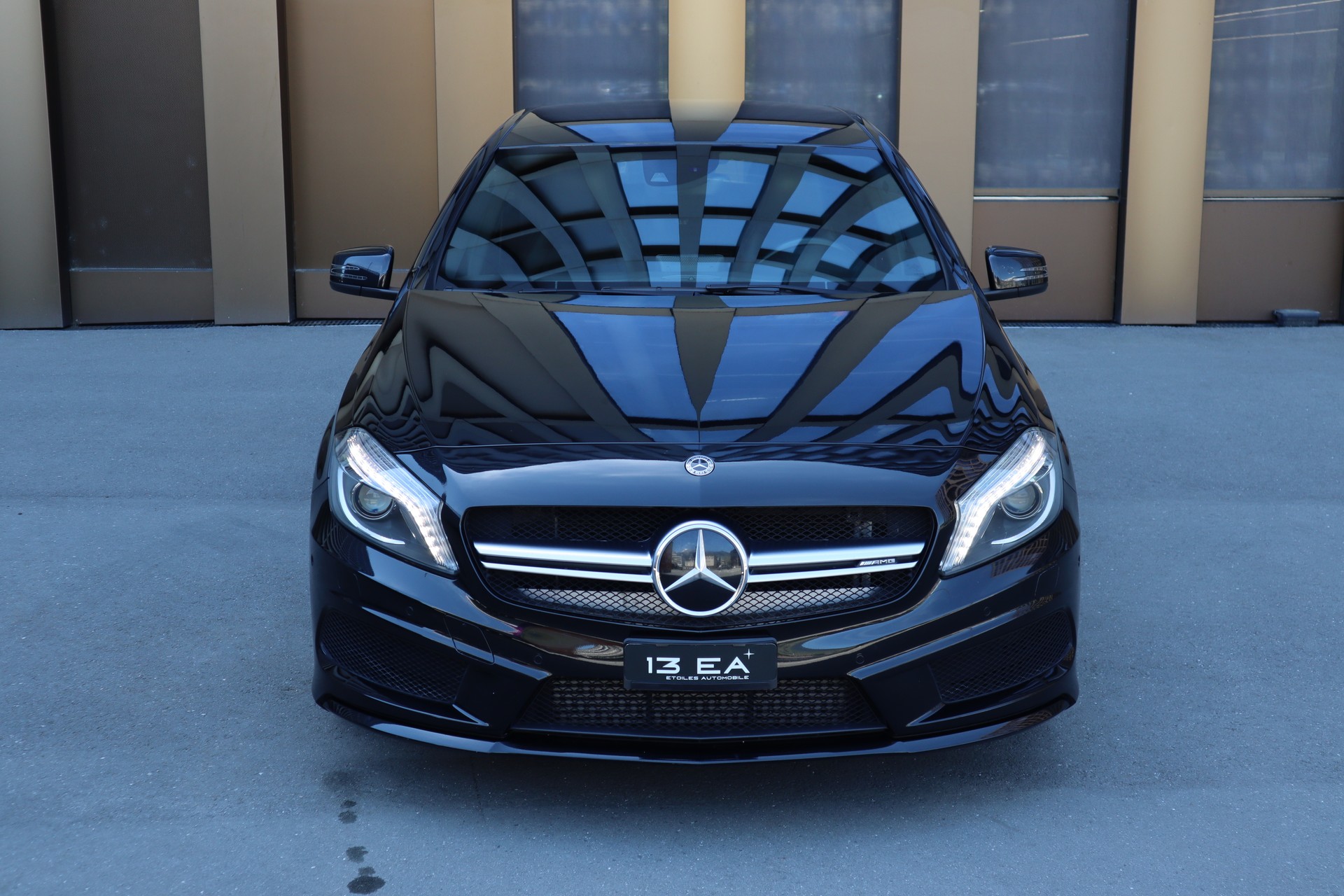 MERCEDES-BENZ A 250 AMG Line 4Matic 7G-DCT-image-1