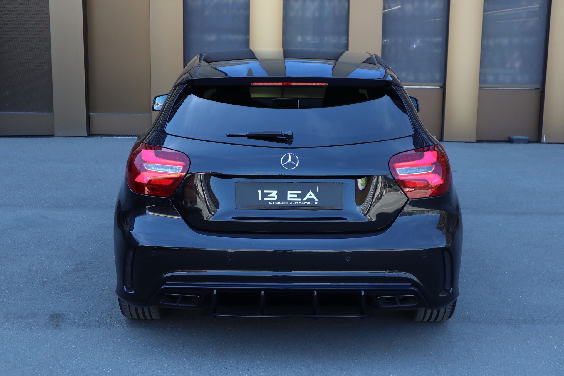 MERCEDES-BENZ A 250 AMG Line 4Matic 7G-DCT-image-6