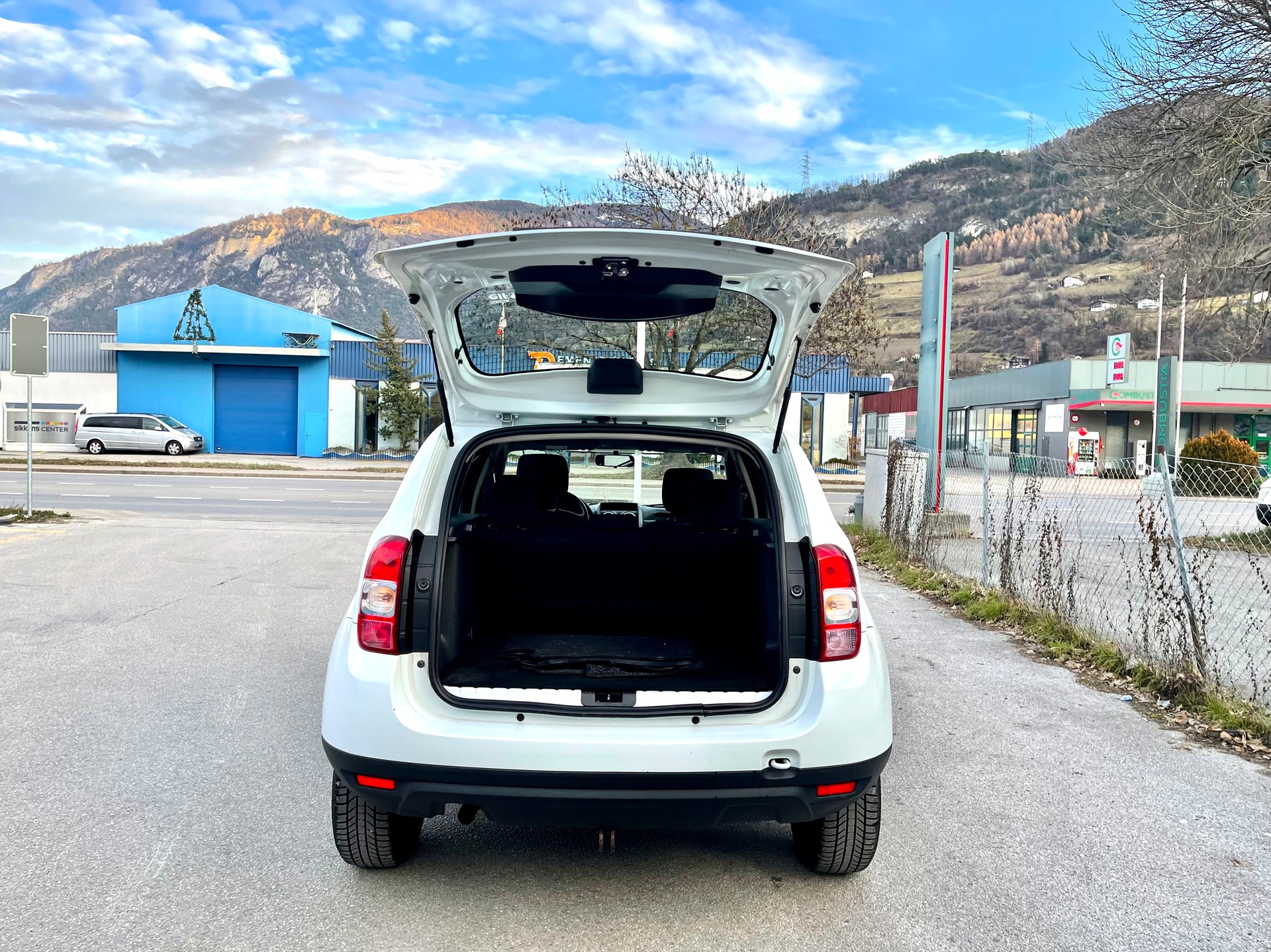 DACIA Duster 1.2 T Lauréate 4x4-image-25
