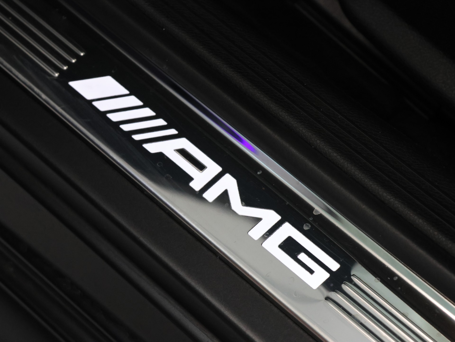 MERCEDES-BENZ C 63 AMG 9G-tronic *Carbon*Panorama*Schalen Sitze*Burmester*-image-34