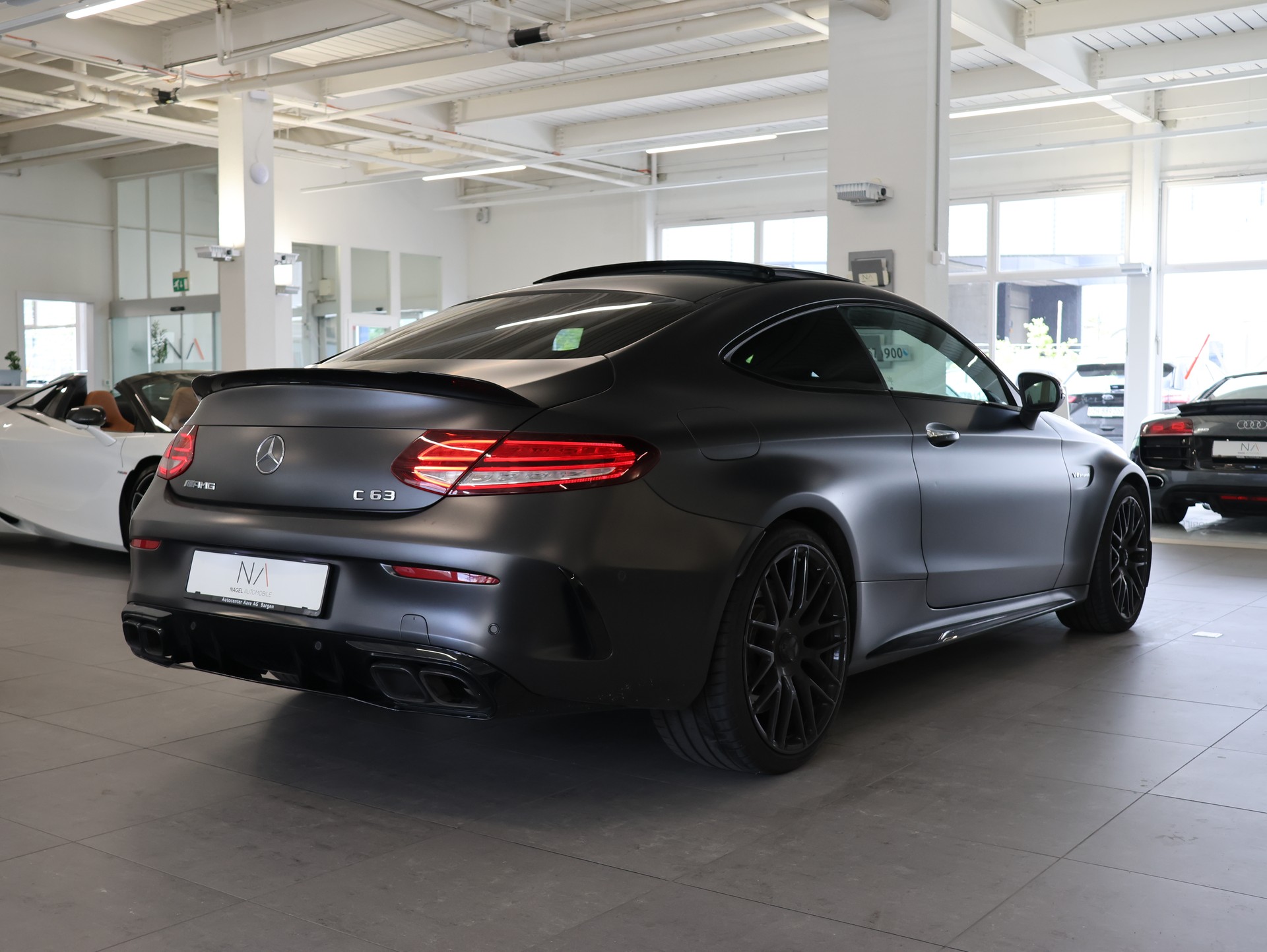 MERCEDES-BENZ C 63 AMG 9G-tronic *Carbon*Panorama*Schalen Sitze*Burmester*-image-5