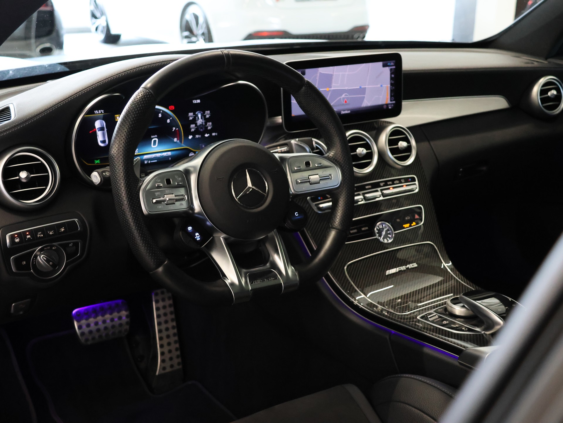MERCEDES-BENZ C 63 AMG 9G-tronic *Carbon*Panorama*Schalen Sitze*Burmester*-image-15