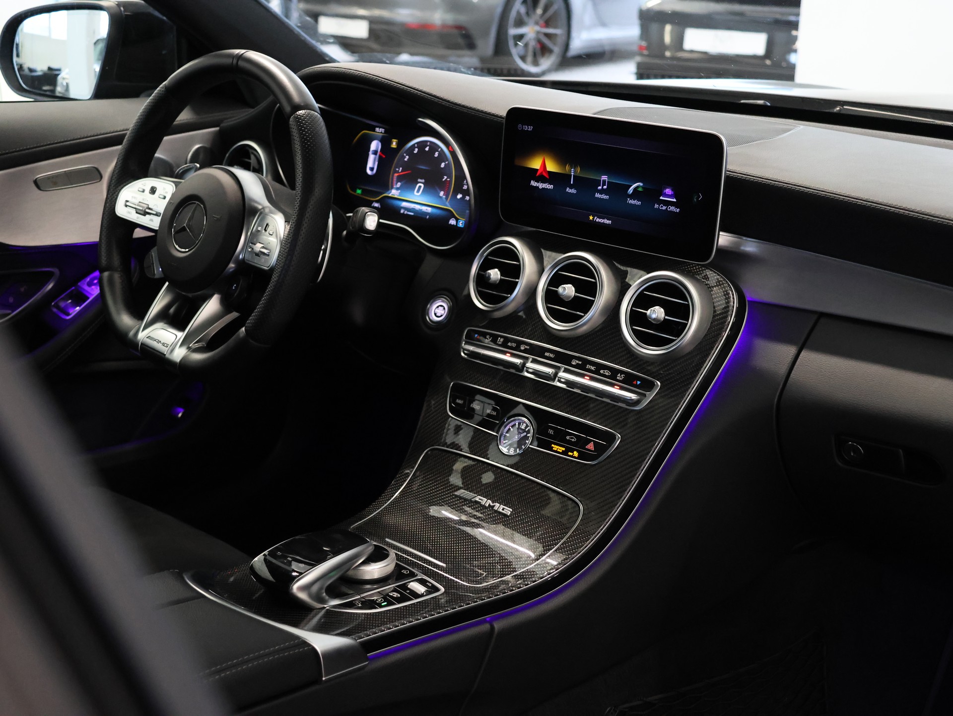MERCEDES-BENZ C 63 AMG 9G-tronic *Carbon*Panorama*Schalen Sitze*Burmester*-image-25