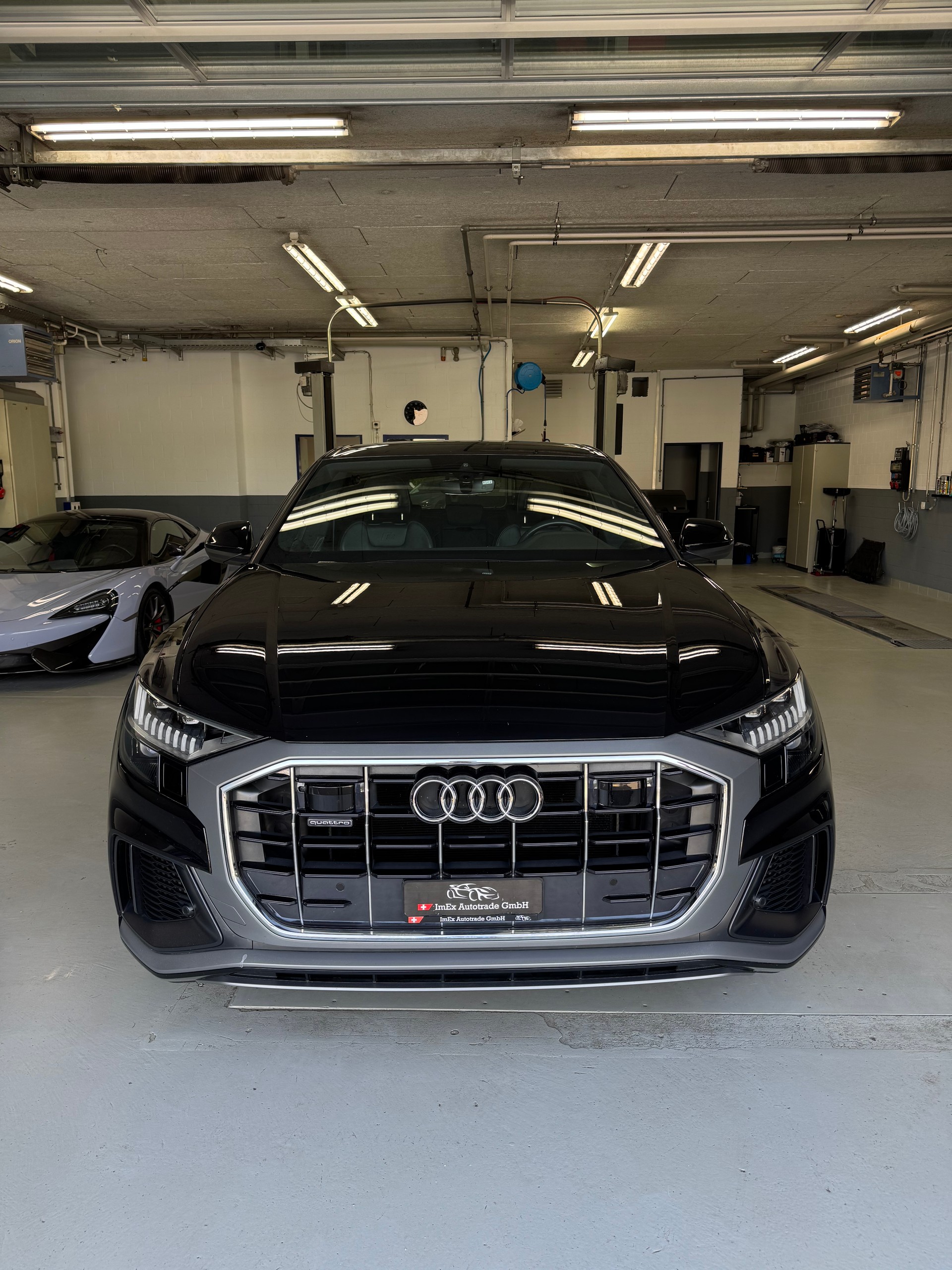 AUDI Q8 55 TFSI quattro tiptronic-image-2