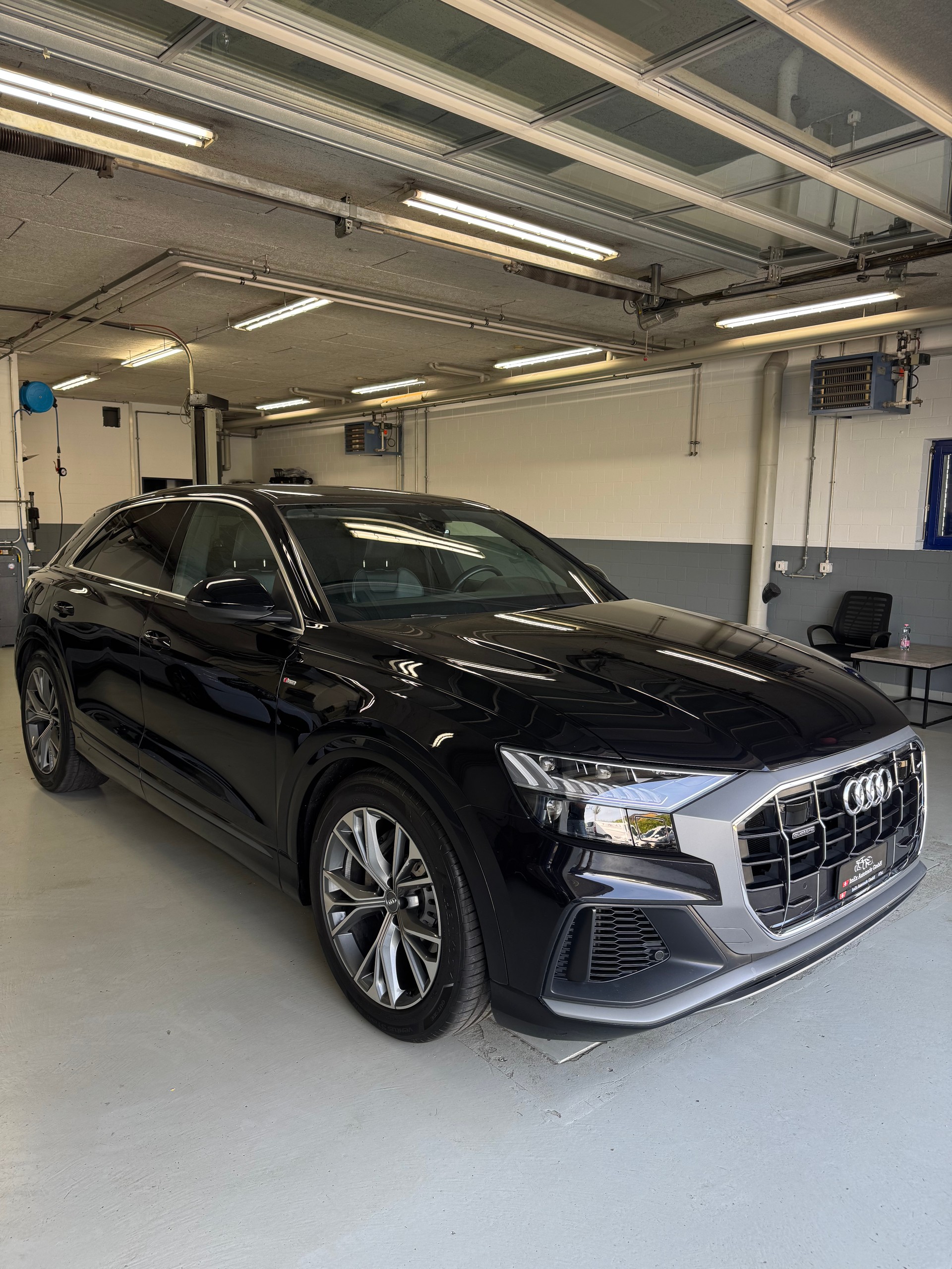 AUDI Q8 55 TFSI quattro tiptronic-image-3