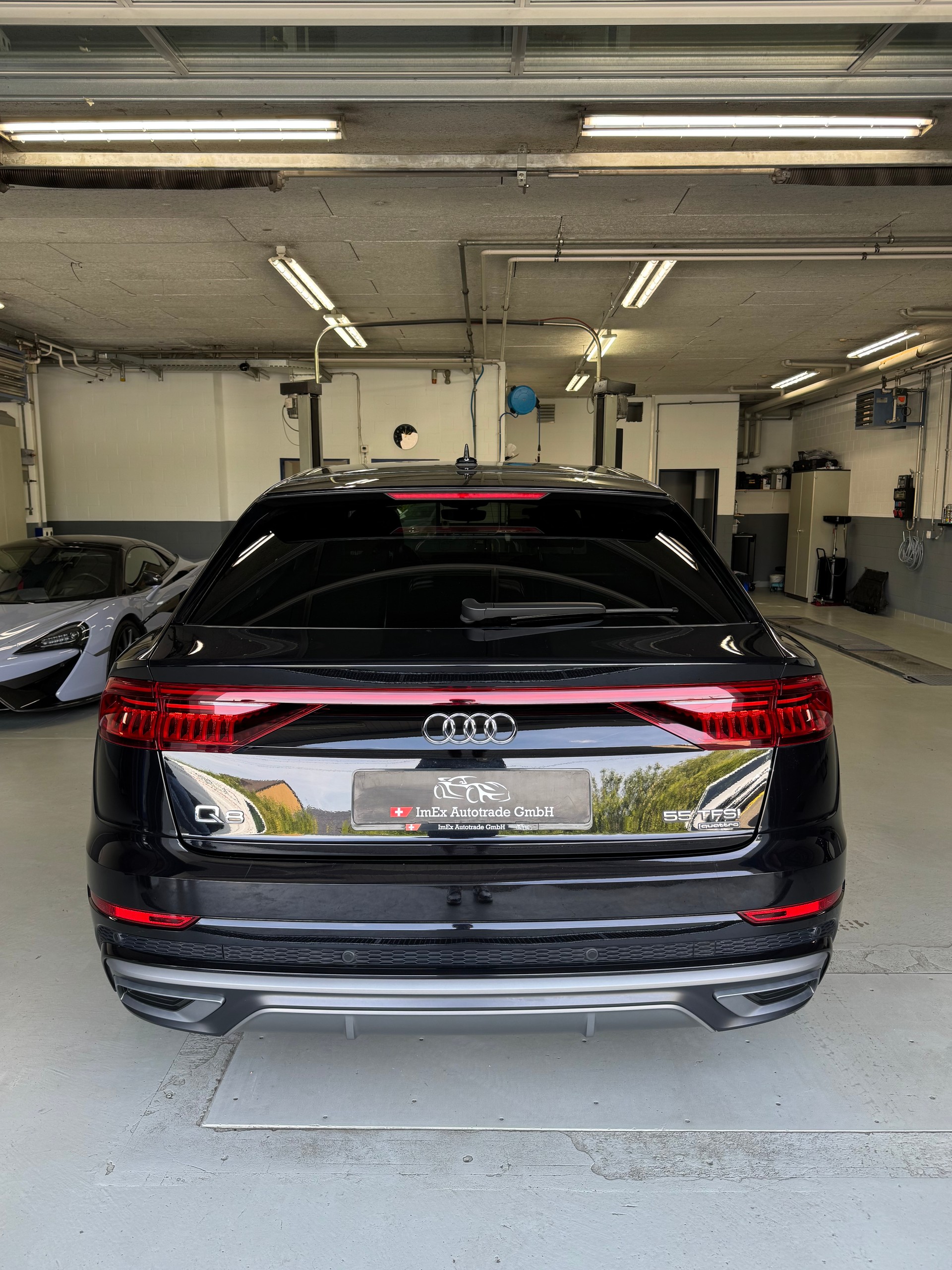 AUDI Q8 55 TFSI quattro tiptronic-image-5