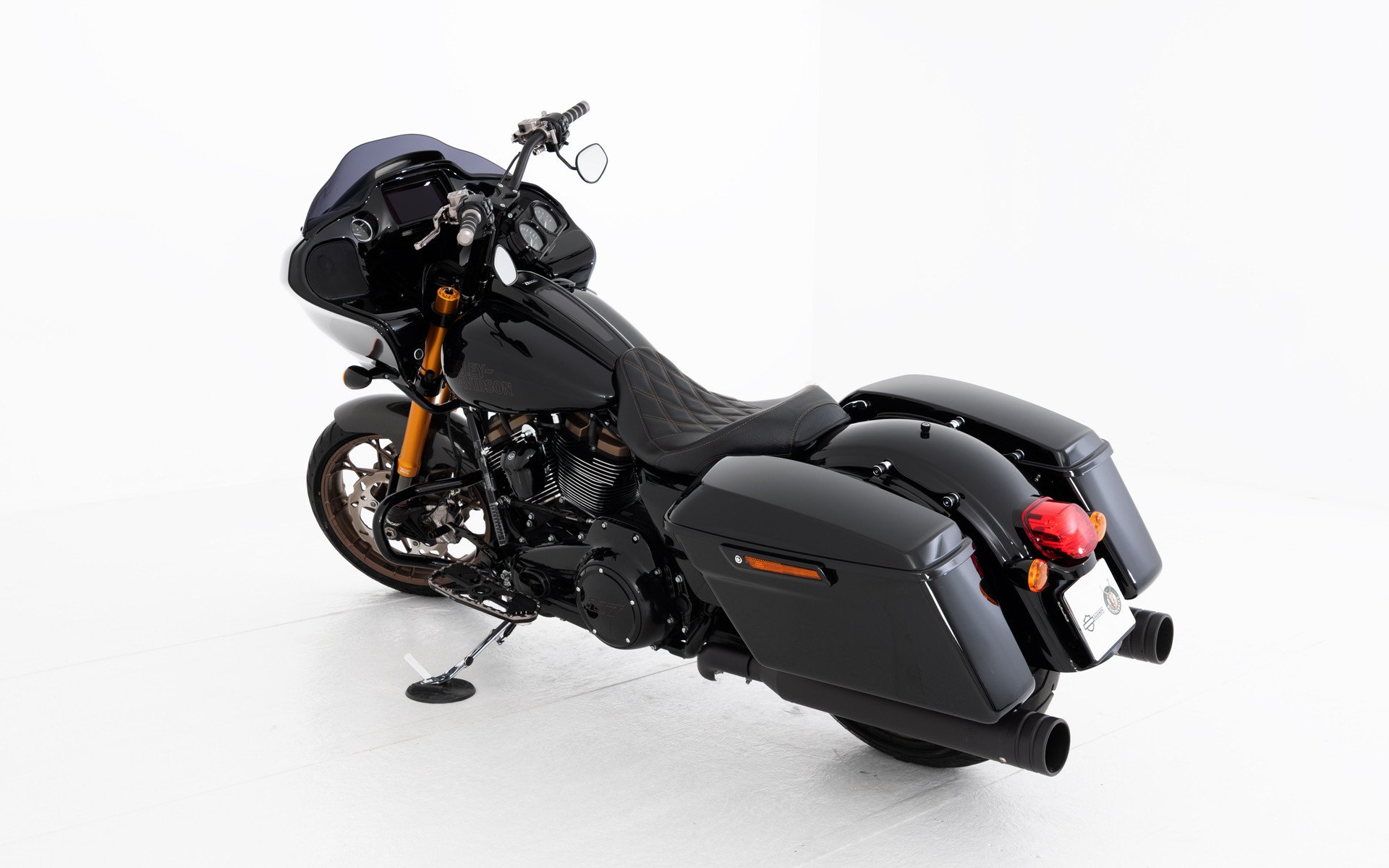 HARLEY-DAVIDSON FLTRXST Road Glide ST 117-showroom-element-3