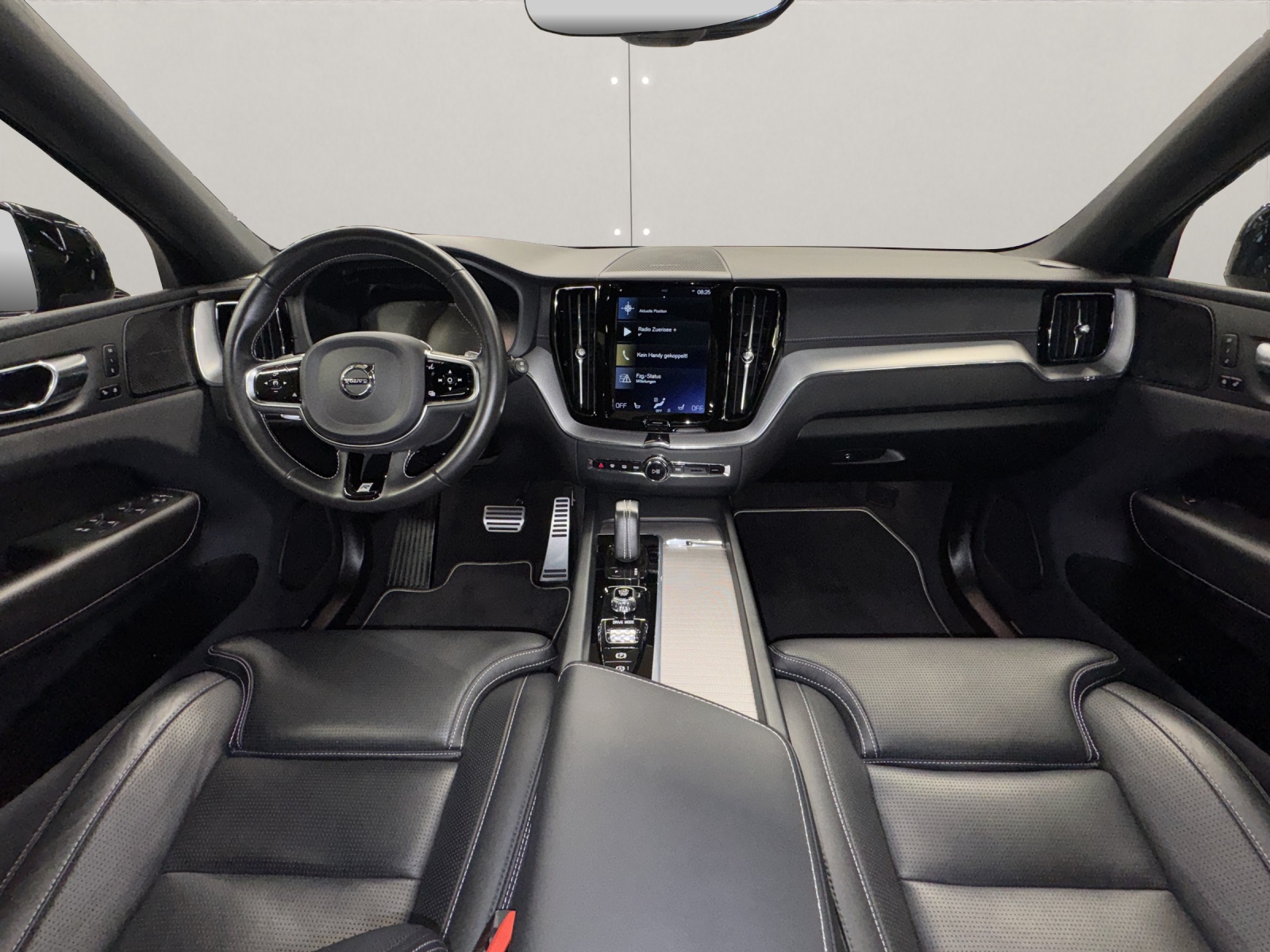 VOLVO XC60 2.0 T8 TE R-Design eAWD-image-8