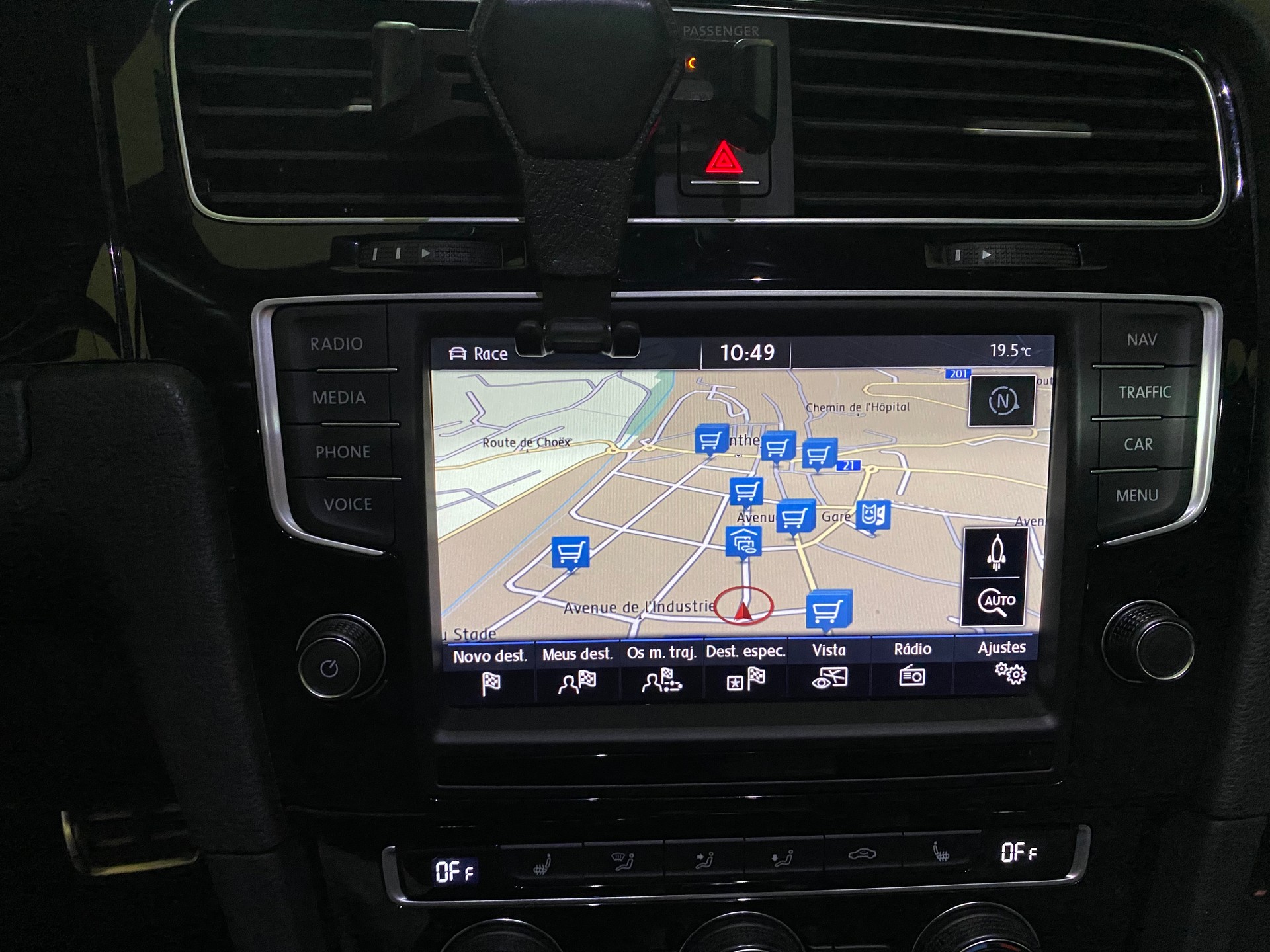 VW Golf Variant 2.0 TSI R 4 Motion DSG-image-15