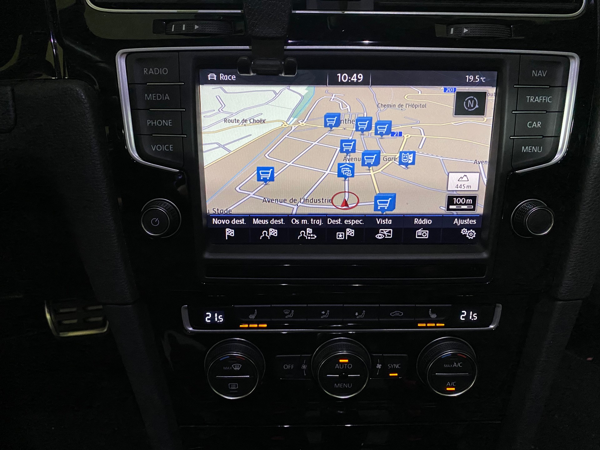 VW Golf Variant 2.0 TSI R 4 Motion DSG-image-16