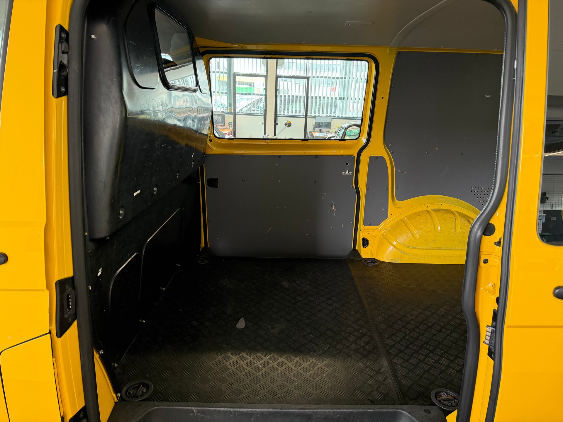 VW T6.1 2.0 TDI-image-11