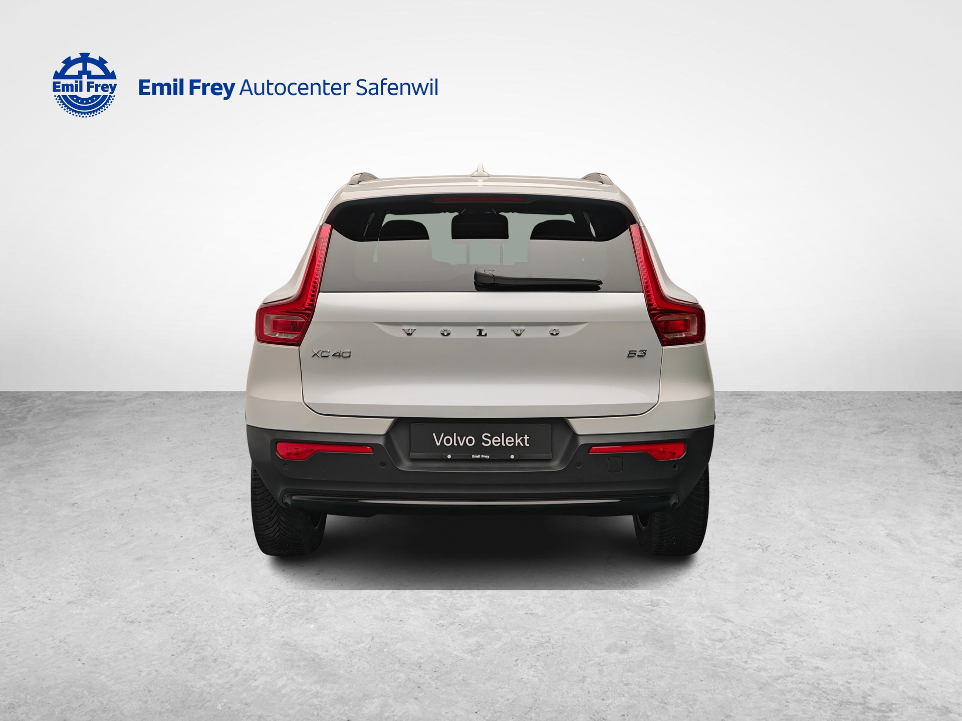 VOLVO XC40 2.0 B3 MH Plus Dark-showroom-element-3