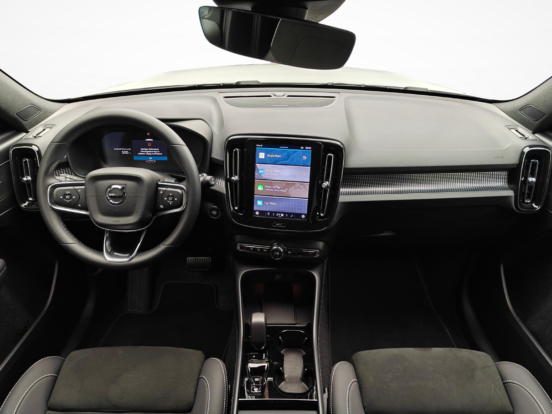VOLVO XC40 2.0 B3 MH Plus Dark-image-8
